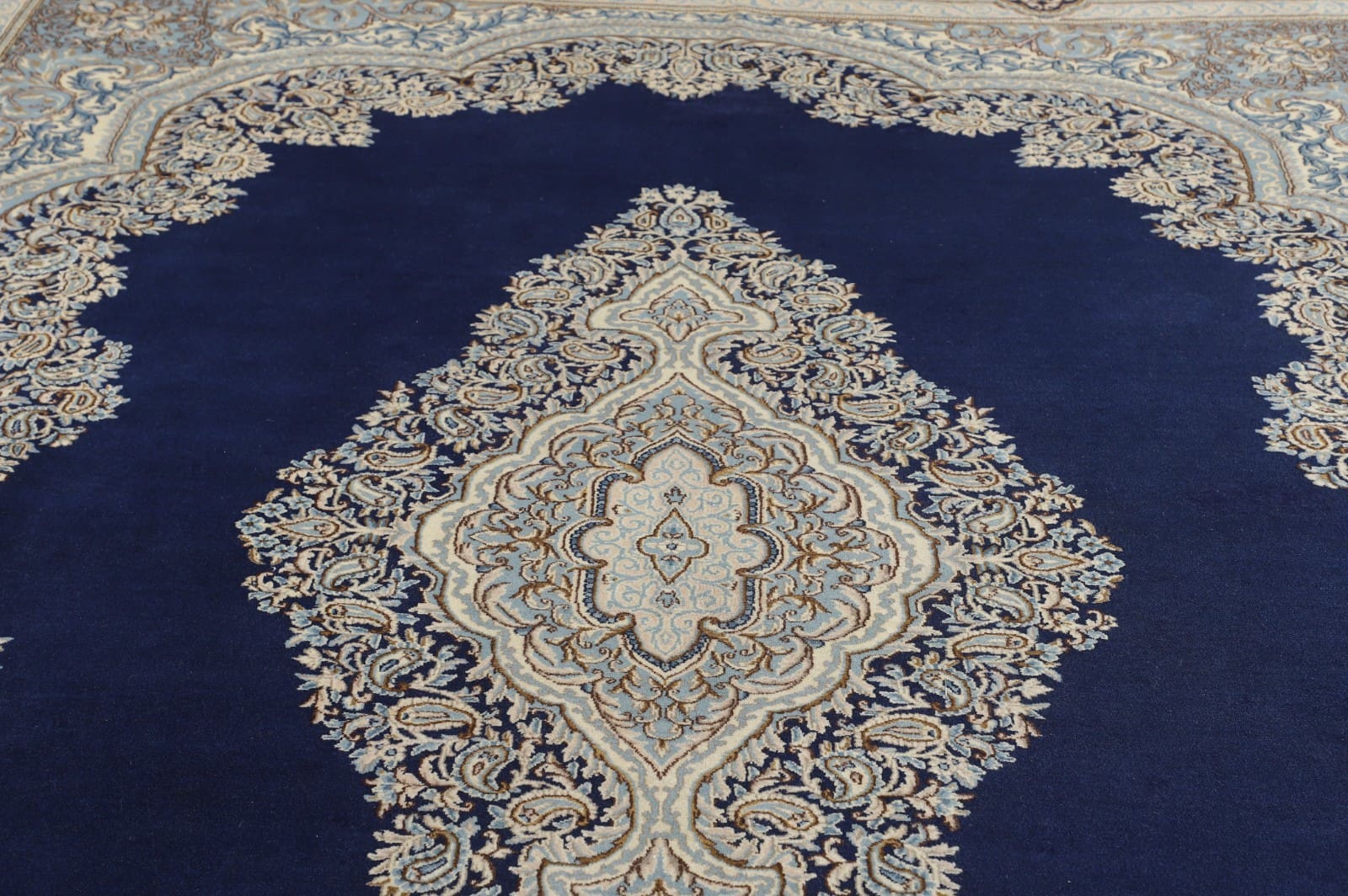 Kerman Perserteppich 415 × 304 cm aus Wolle, handgeknüpft