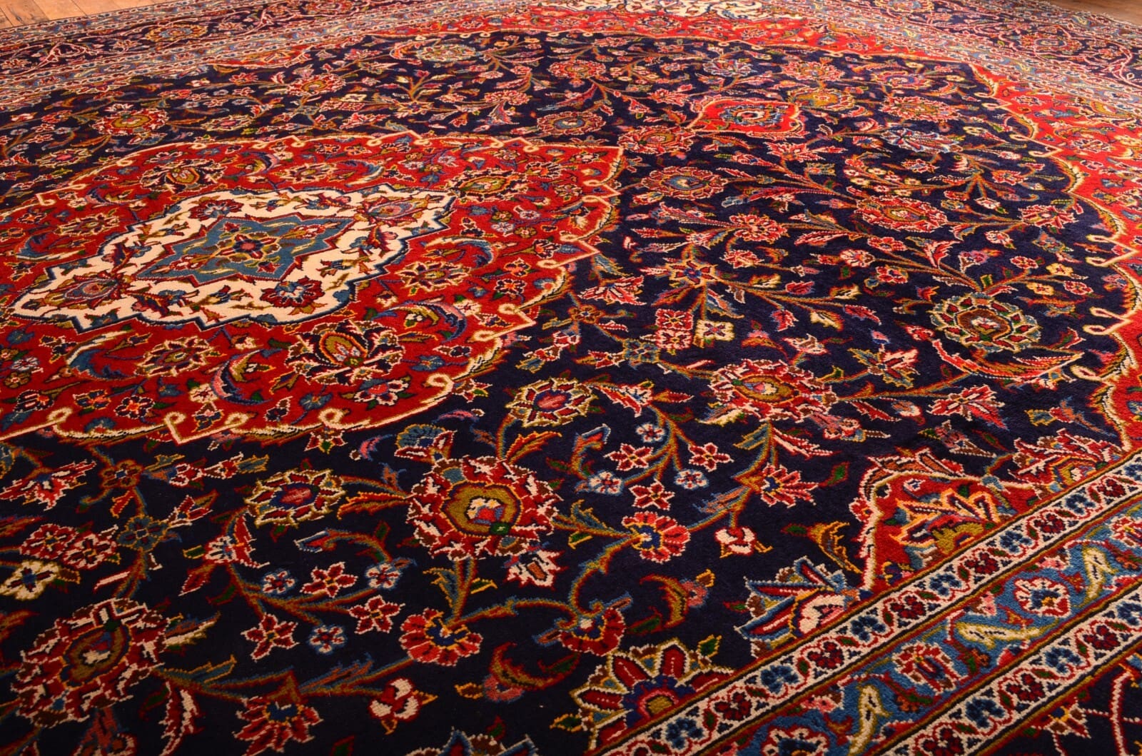 Kashan Perserteppich aus Iran, 395 × 295 cm