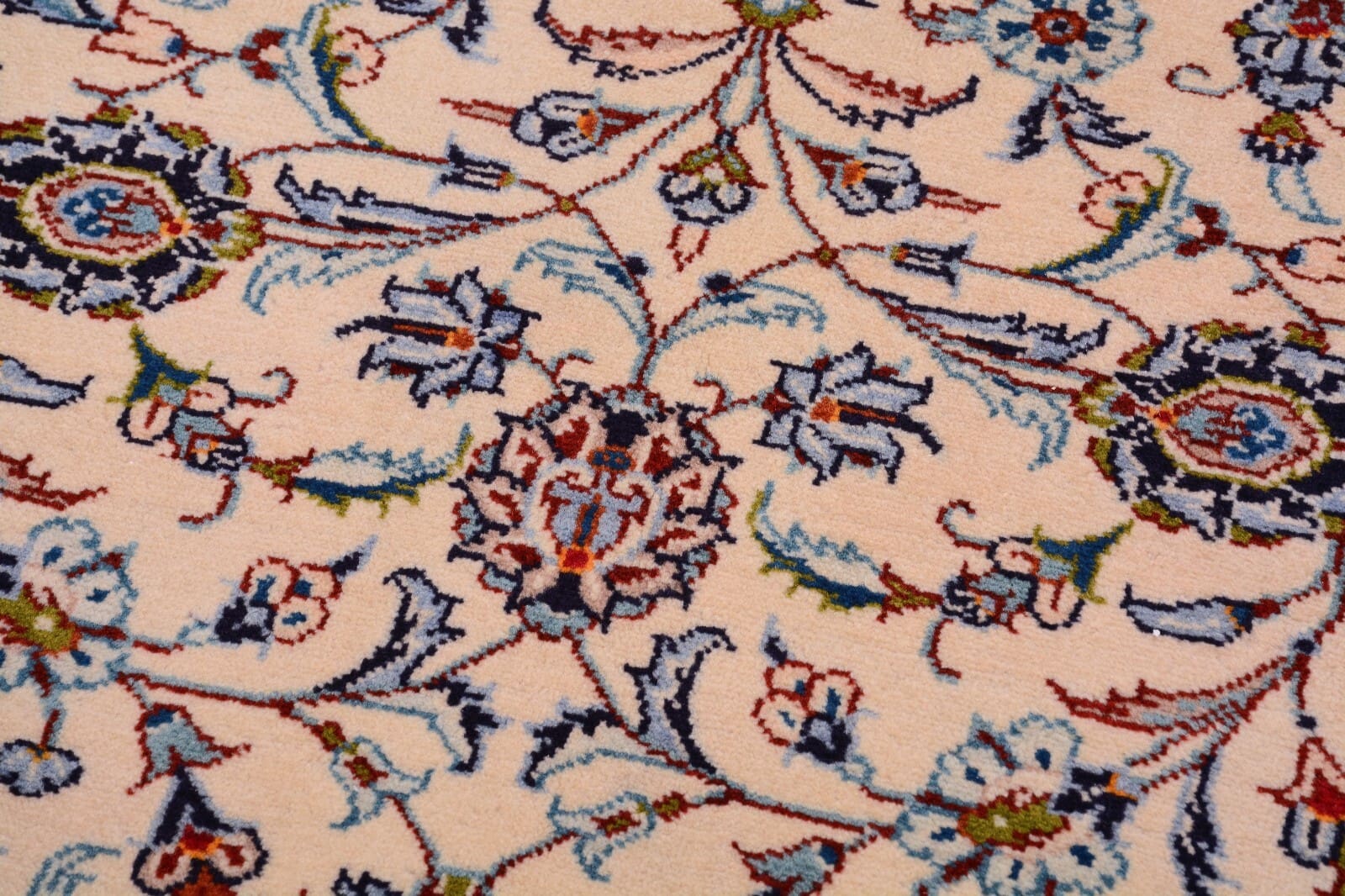 Handgeknüpfter Kashan Perserteppich 376 × 276 cm