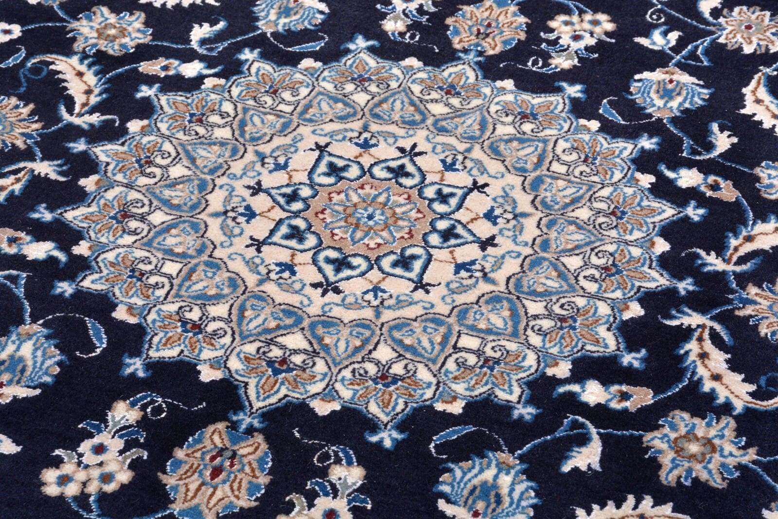Nain Perserteppich 310 × 200 cm aus Wolle, handgeknüpft