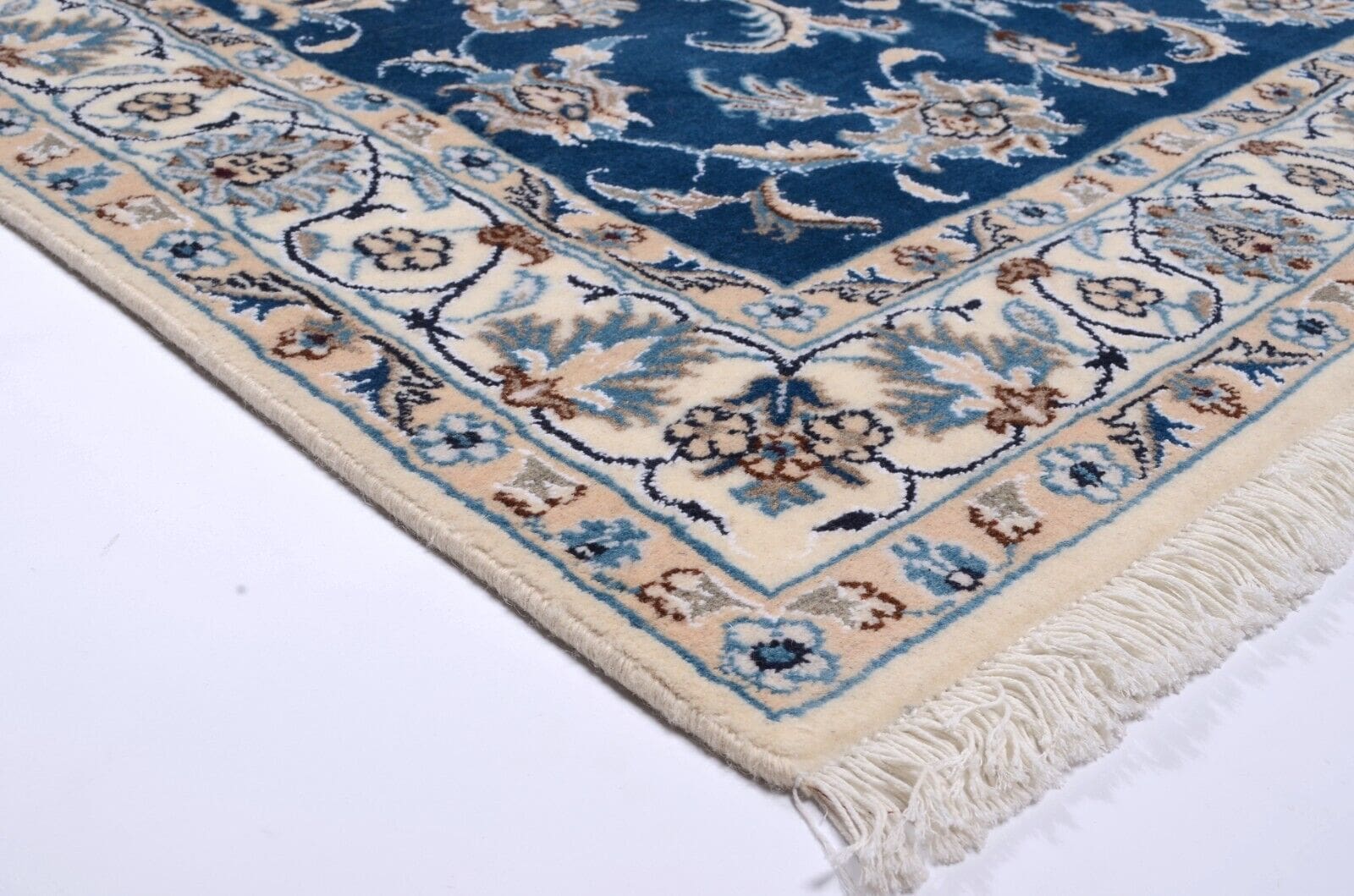 Nain Perserteppich aus Iran, 197 × 117 cm