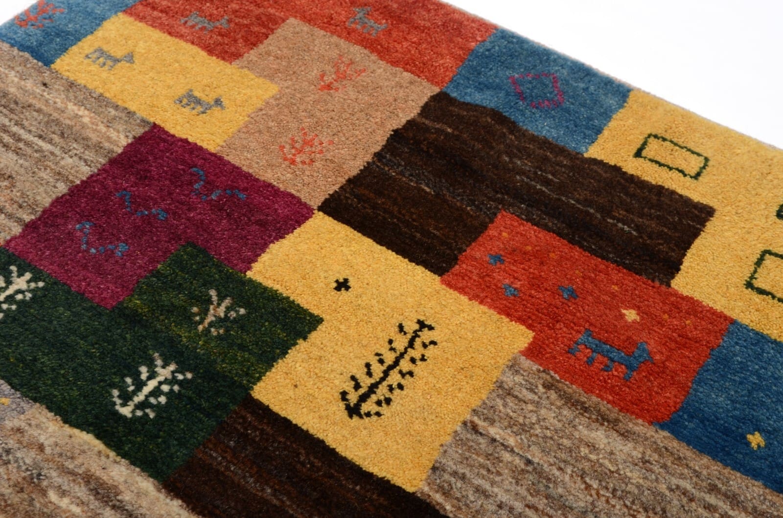 Gabbeh Perserteppich aus Iran, 111 × 76 cm