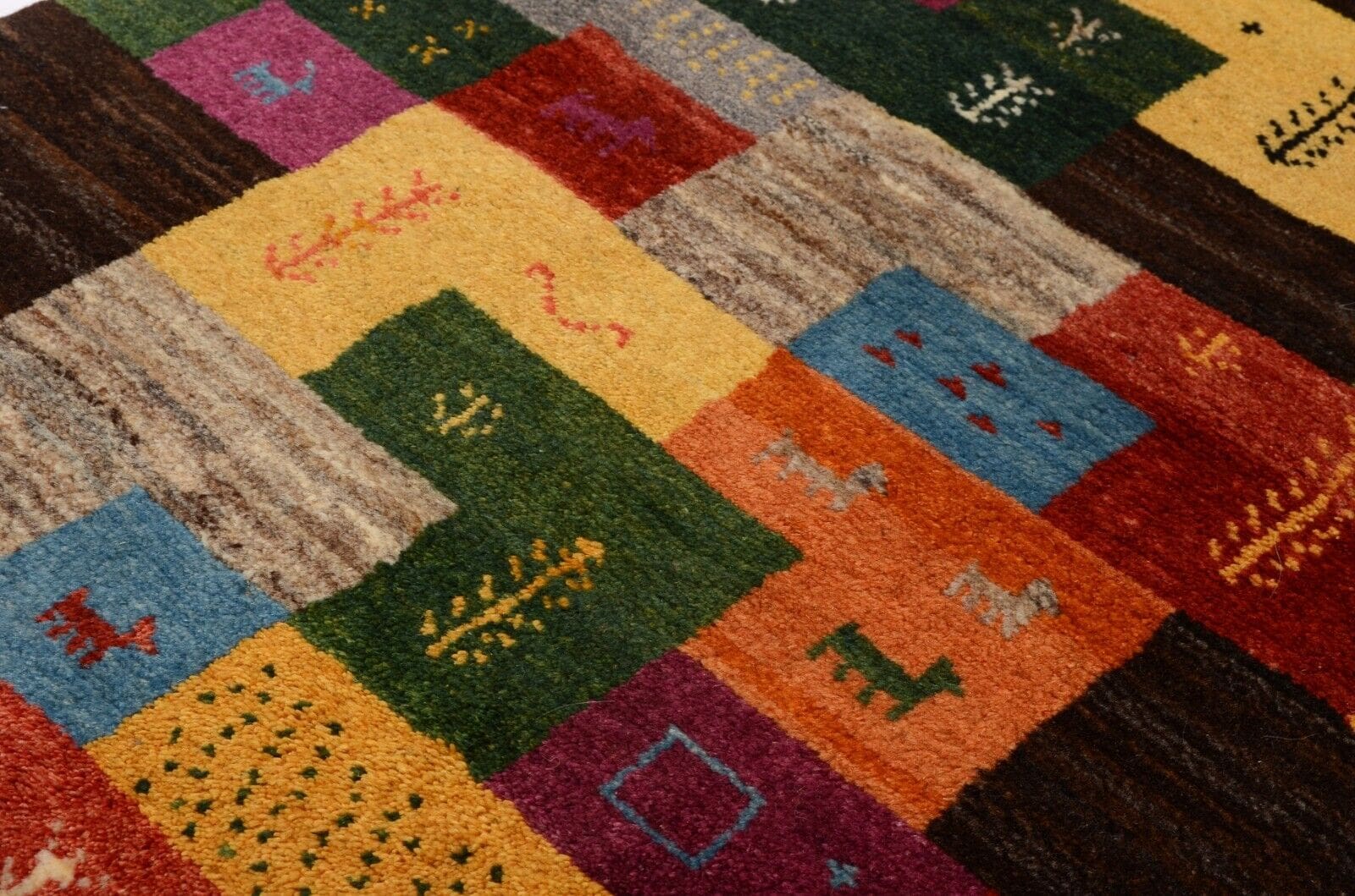 Gabbeh Perserteppich aus Iran, 111 × 76 cm