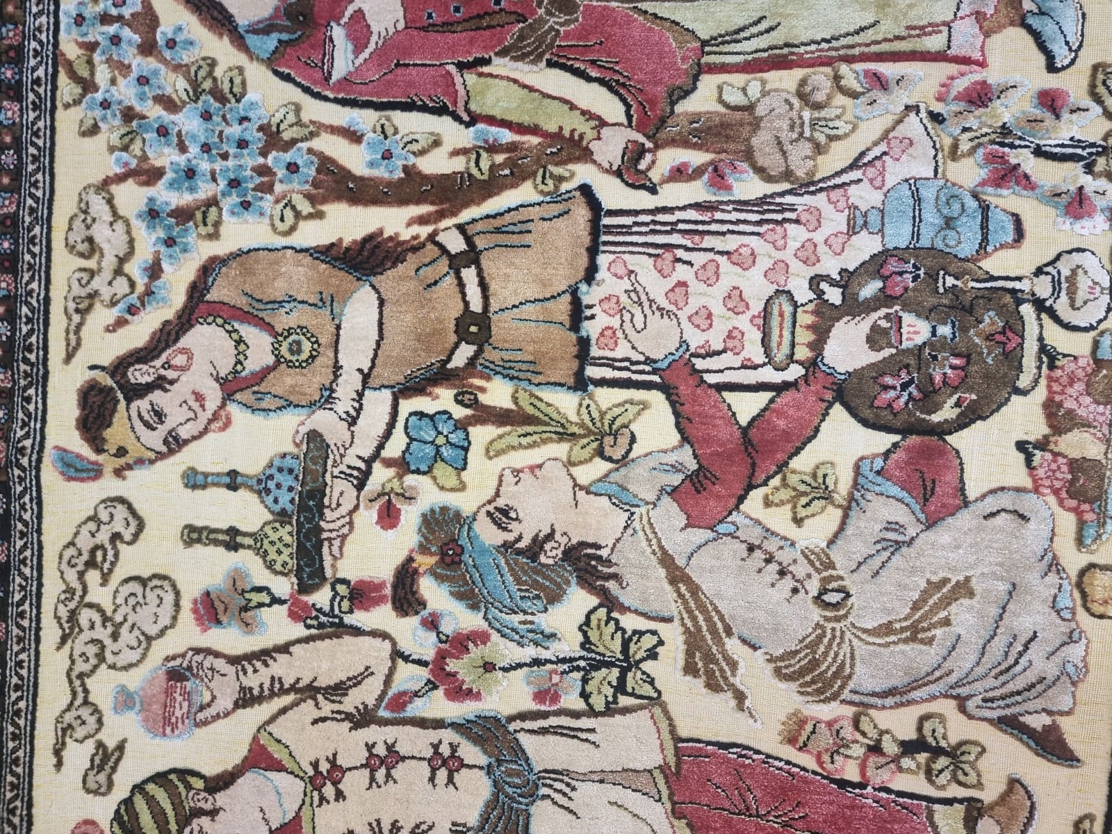 Ghom Perserteppich 166 × 105 cm aus Seide, handgeknüpft