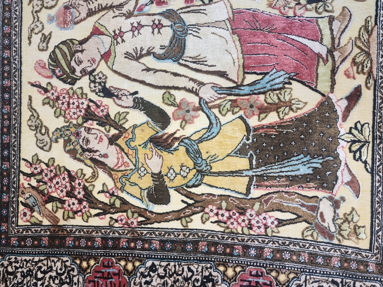 Ghom Perserteppich 166 × 105 cm aus Seide, handgeknüpft