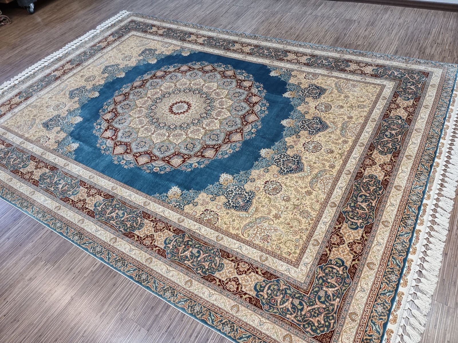Handgeknüpfter Hereke Orientteppich, 304 × 217 cm, Seide