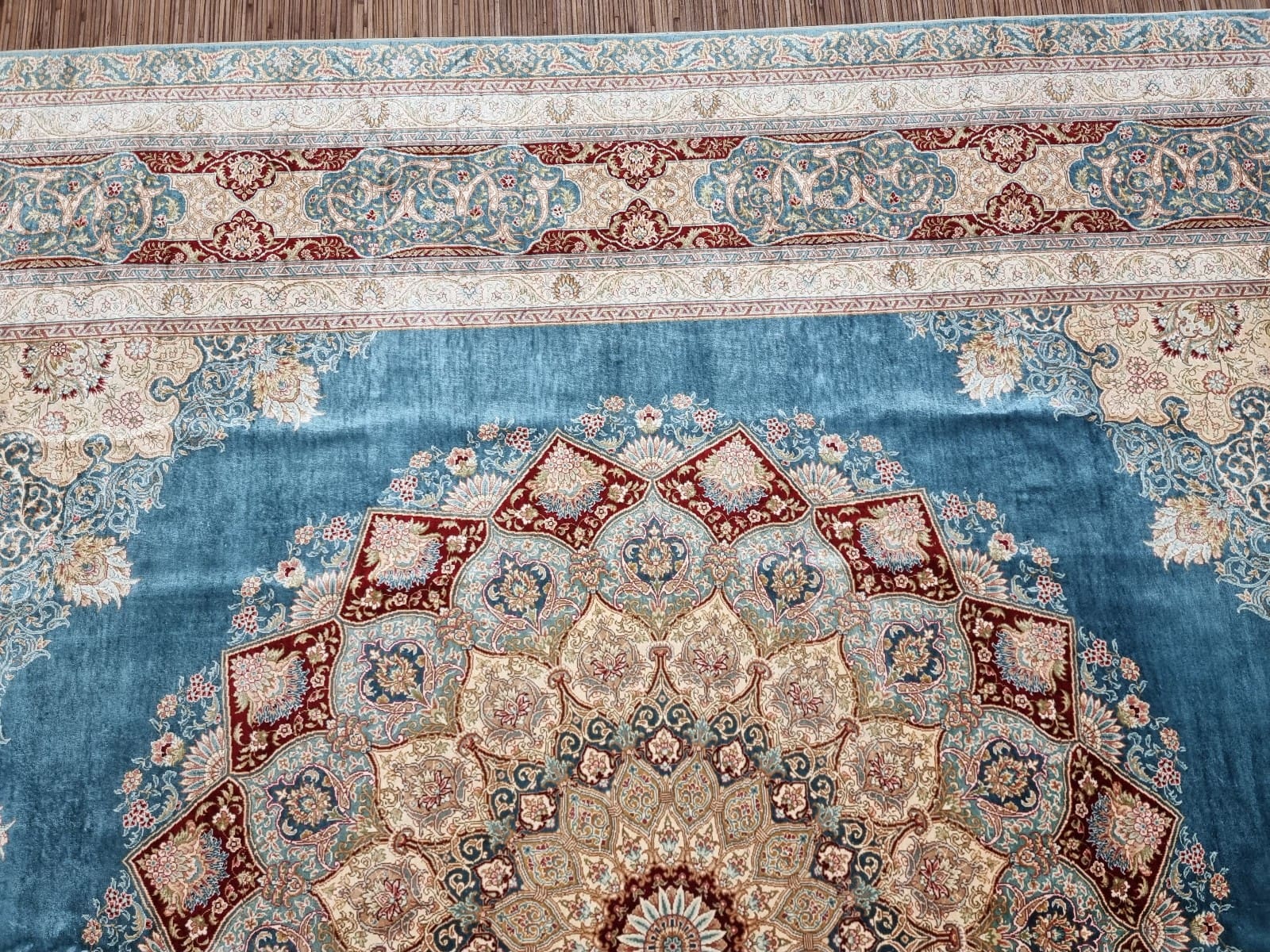 Handgeknüpfter Hereke Orientteppich, 304 × 217 cm, Seide