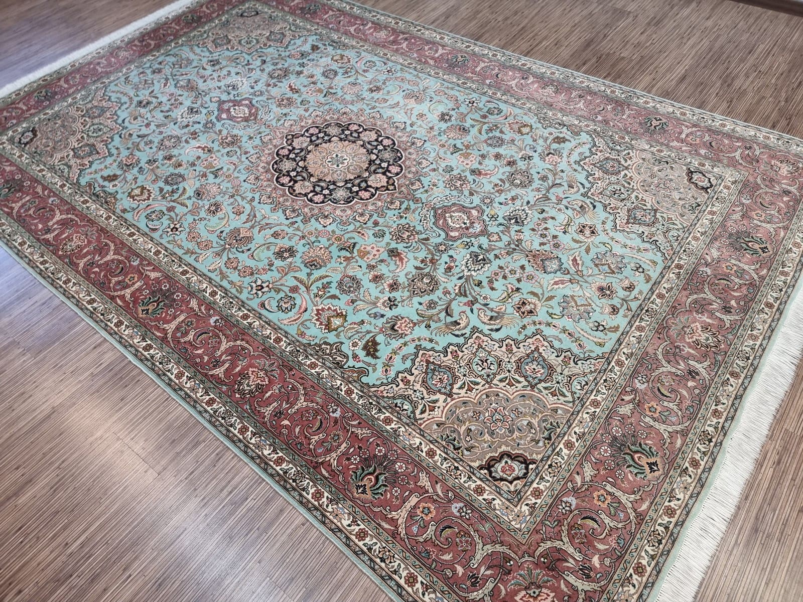 Täbriz Perserteppich aus Iran, 294 × 201 cm