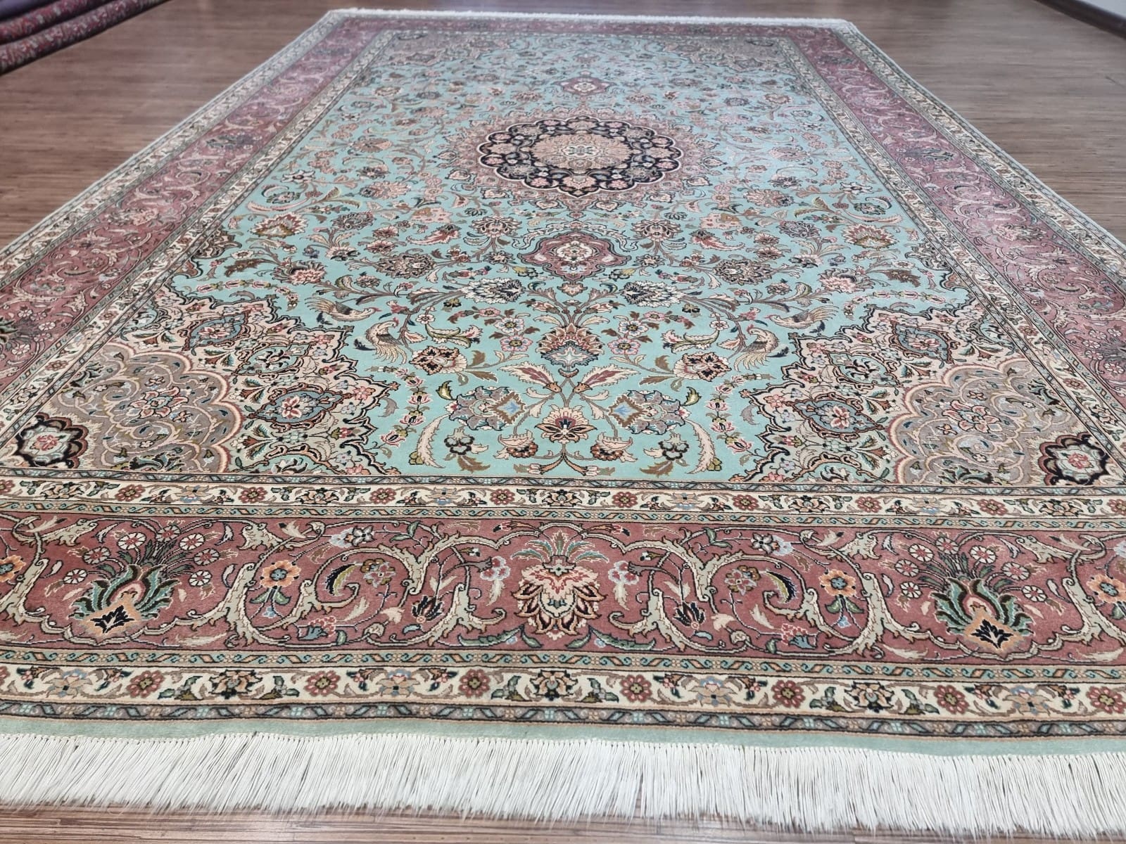 Täbriz Perserteppich aus Iran, 294 × 201 cm