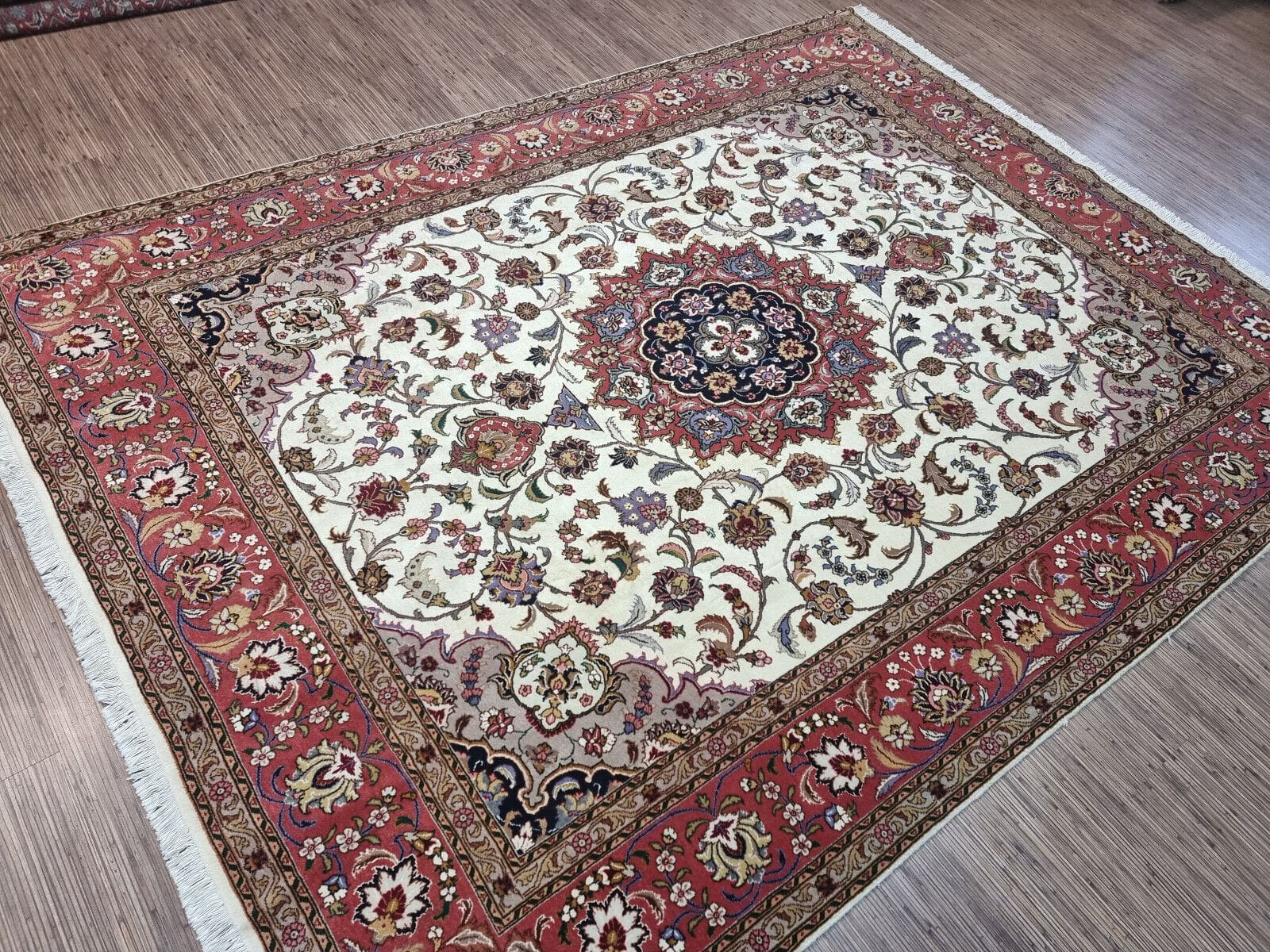 Handgeknüpfter Täbriz Perserteppich 257 × 202 cm