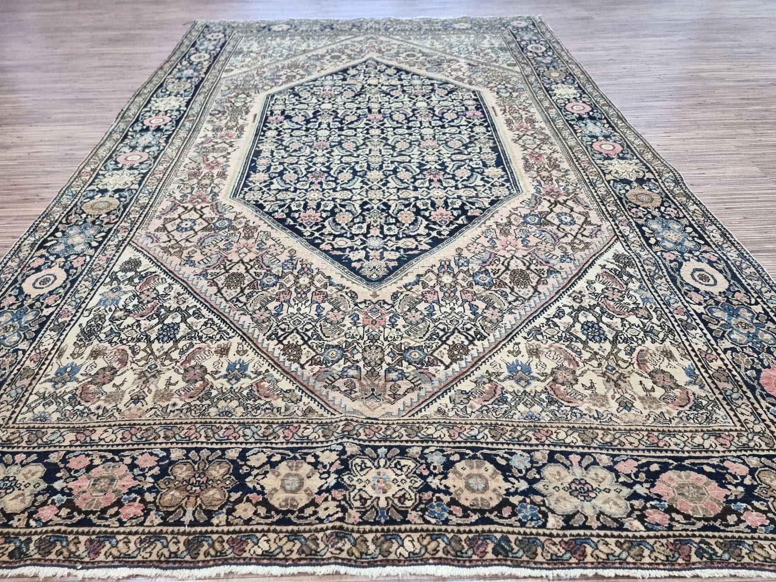 Handgeknüpfter Orientalisch Perserteppich 195 × 124 cm