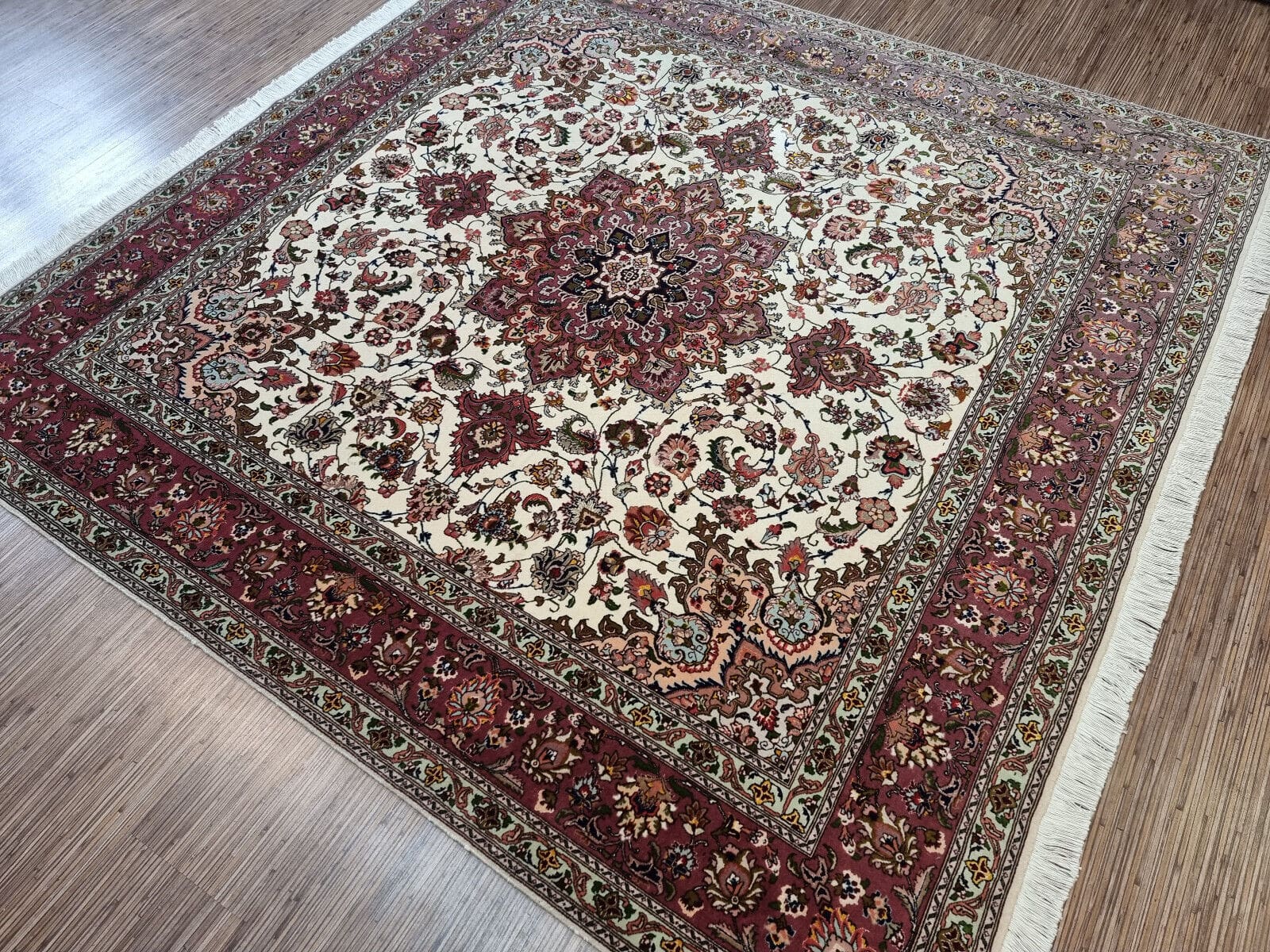 Täbriz Perserteppich 198 × 196 cm aus Wolle, handgeknüpft