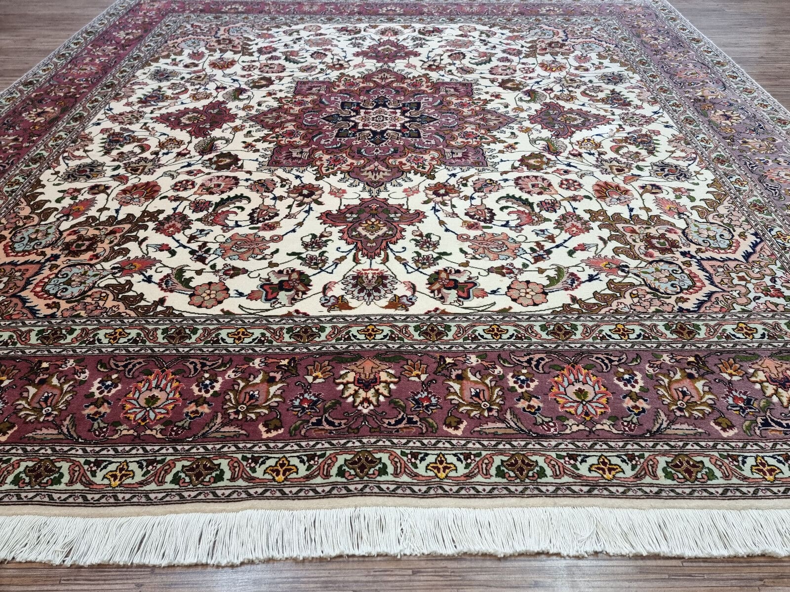 Täbriz Perserteppich 198 × 196 cm aus Wolle, handgeknüpft