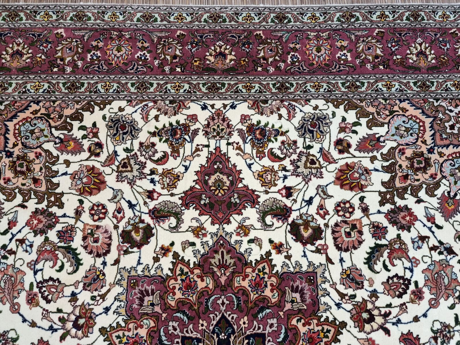 Täbriz Perserteppich 198 × 196 cm aus Wolle, handgeknüpft