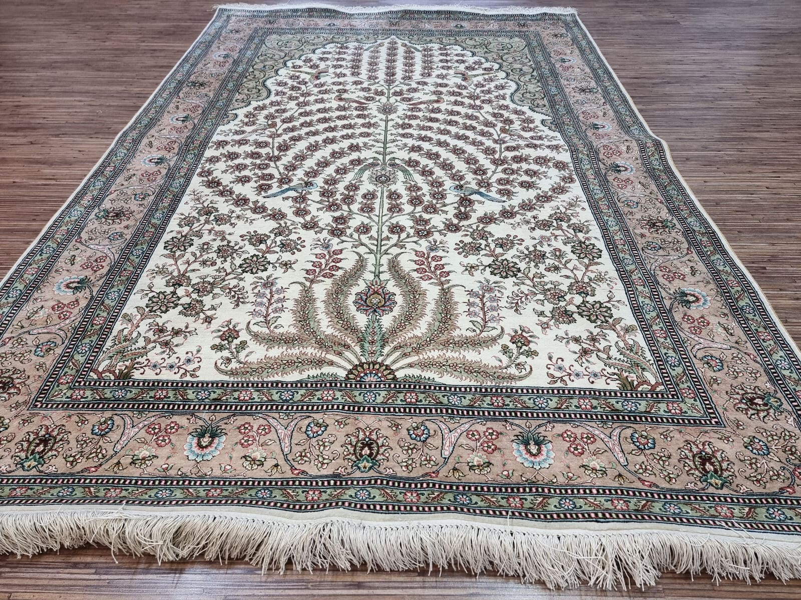wunderschoner-china-hereke-seide-jumping-186x126cm-handgeknupft-3 Hereke Teppich 180 × 120 cm aus Seide, handgeknüpft