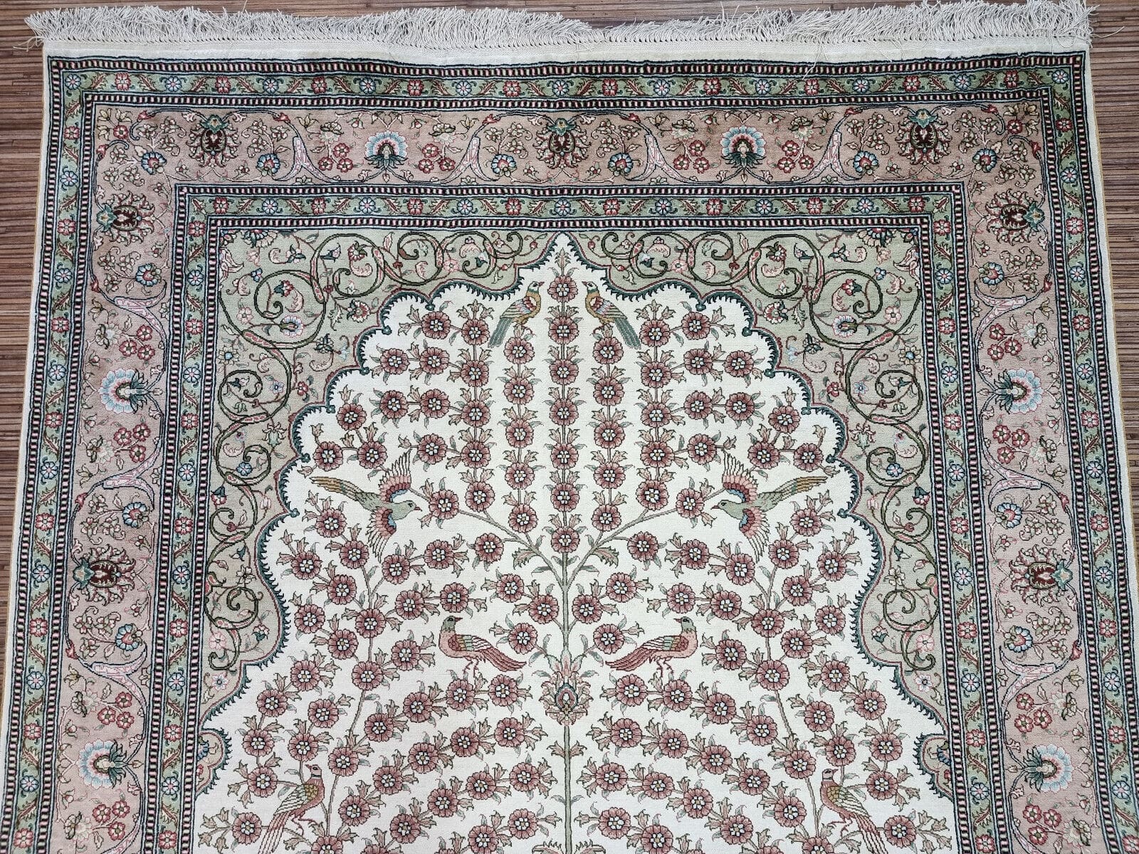 wunderschoner-china-hereke-seide-jumping-186x126cm-handgeknupft-5 Hereke Teppich 180 × 120 cm aus Seide, handgeknüpft