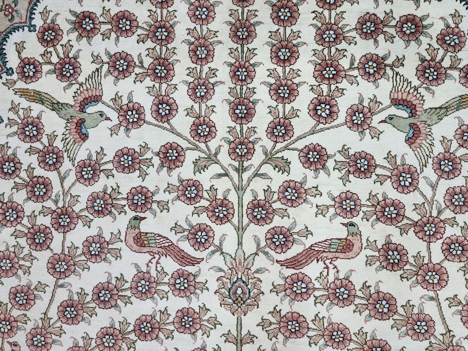 wunderschoner-china-hereke-seide-jumping-186x126cm-handgeknupft-6 Hereke Teppich 180 × 120 cm aus Seide, handgeknüpft