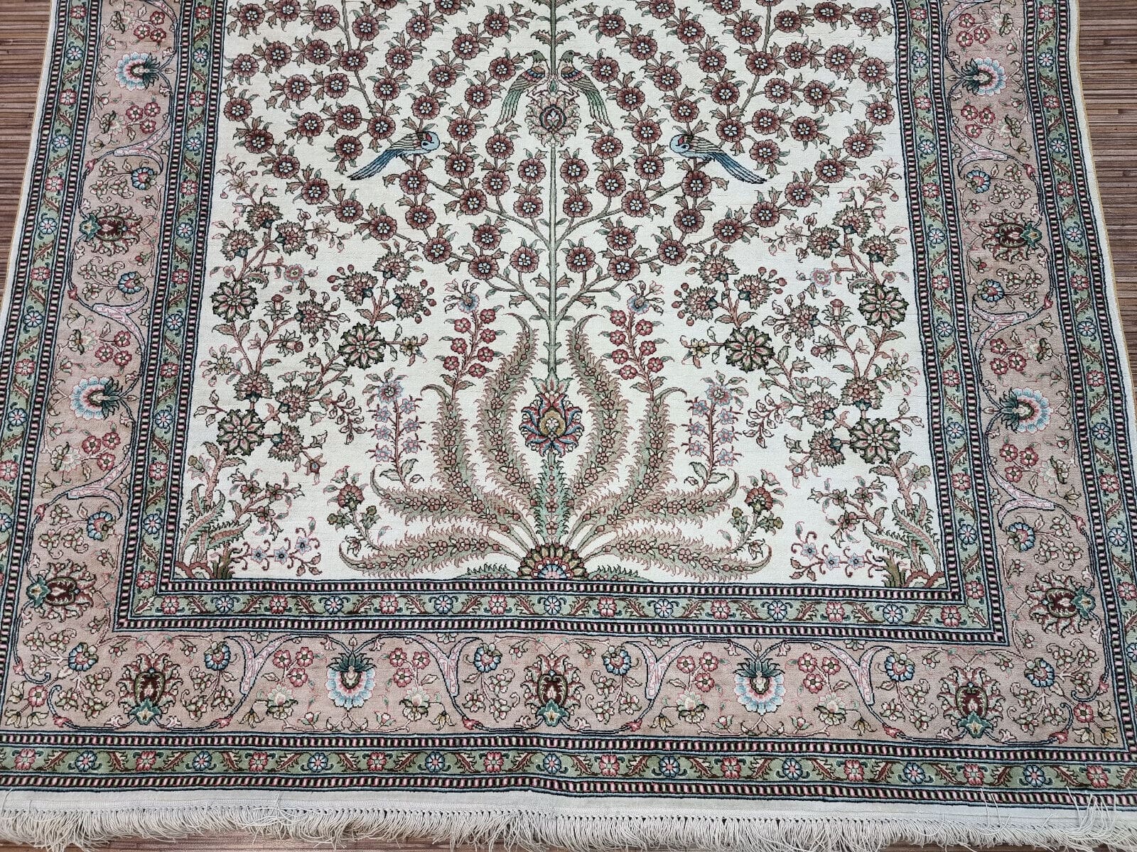 wunderschoner-china-hereke-seide-jumping-186x126cm-handgeknupft-8 Hereke Teppich 180 × 120 cm aus Seide, handgeknüpft