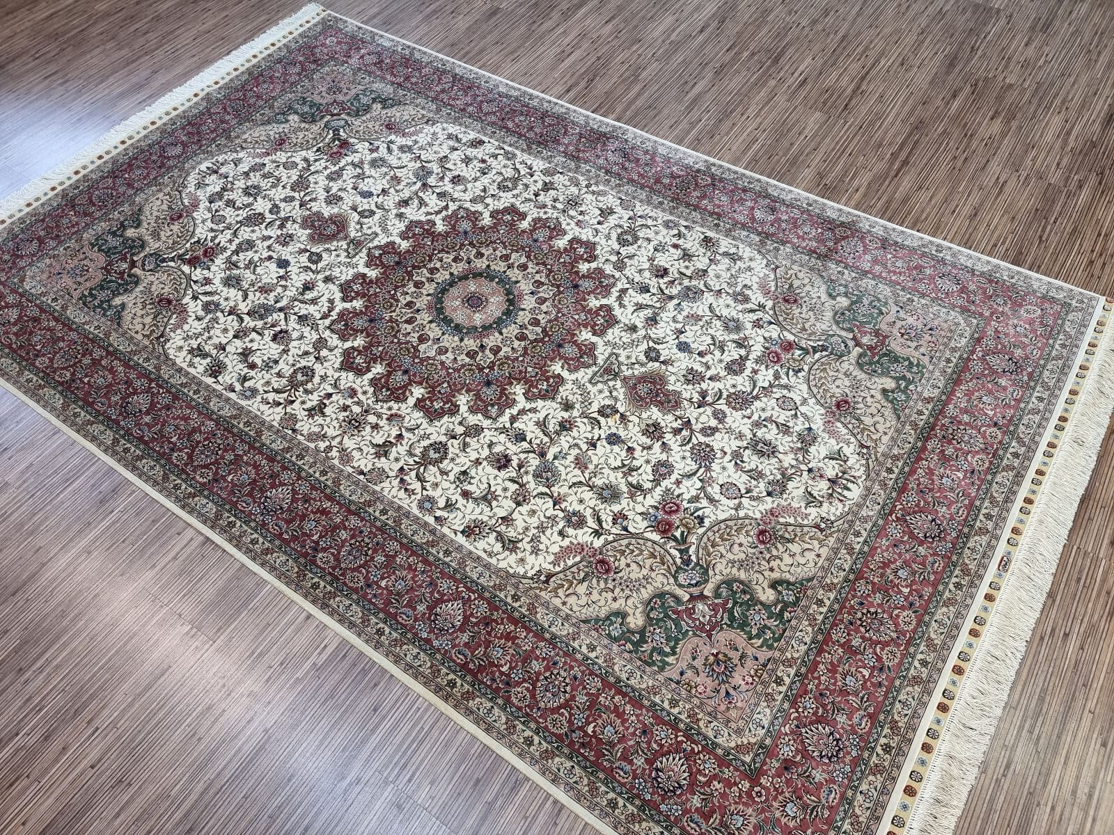 Handgeknüpfter Hereke Teppich, 250 × 150 cm, Seide