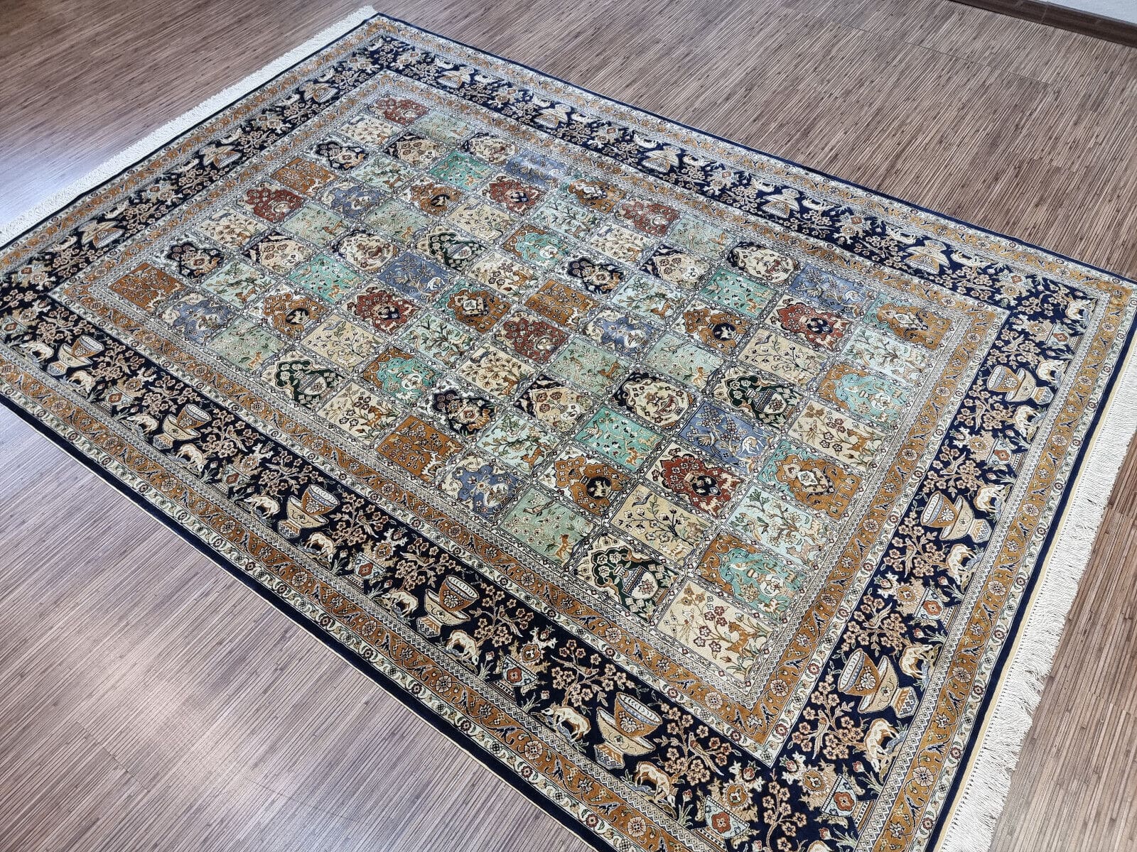wunderschoner-china-hereke-seide-jumping-248x172cm-handgeknupft-2 Hereke Teppich 250 × 170 cm aus Seide, handgeknüpft
