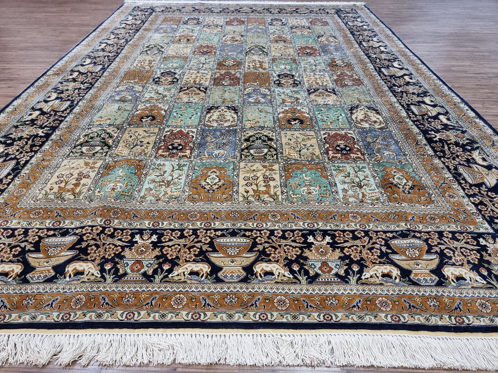 wunderschoner-china-hereke-seide-jumping-248x172cm-handgeknupft-3 Hereke Teppich 250 × 170 cm aus Seide, handgeknüpft