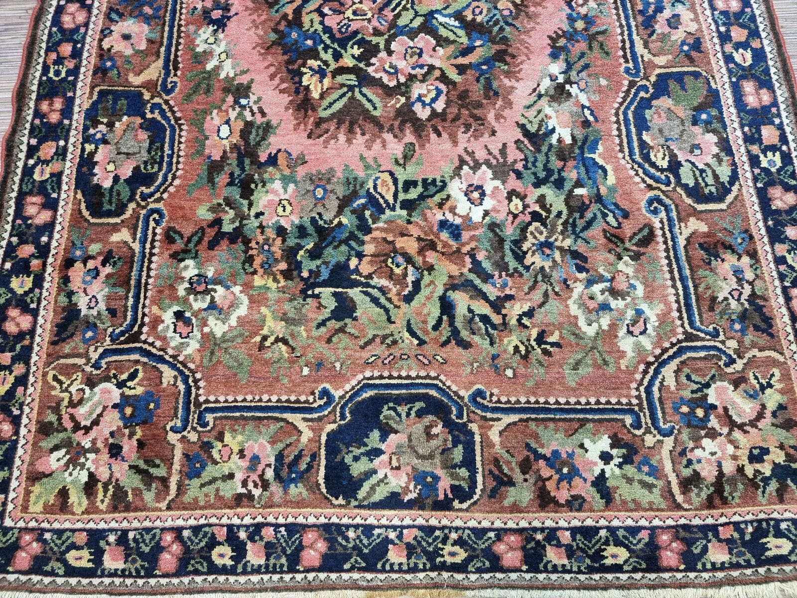 Bakhtiari Perserteppich aus Iran, 237 × 152 cm