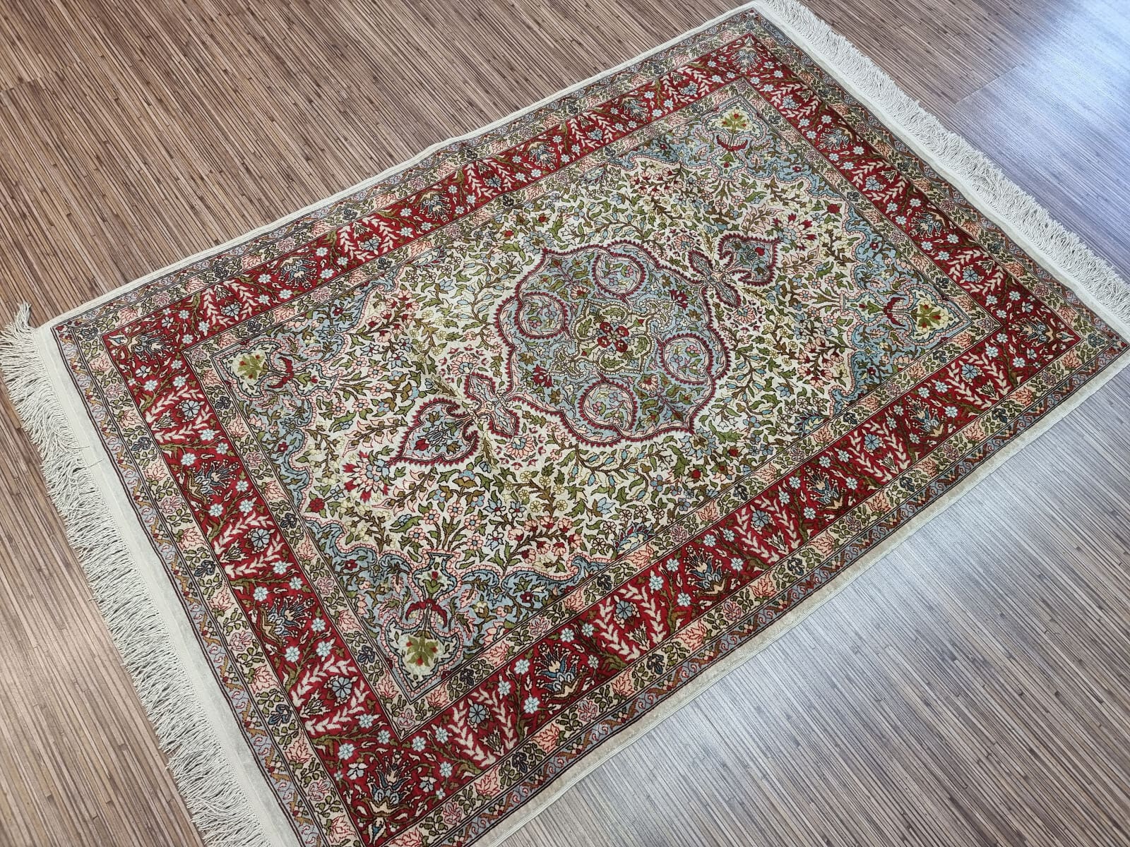Handgeknüpfter Hereke Orientteppich 150 × 100 cm