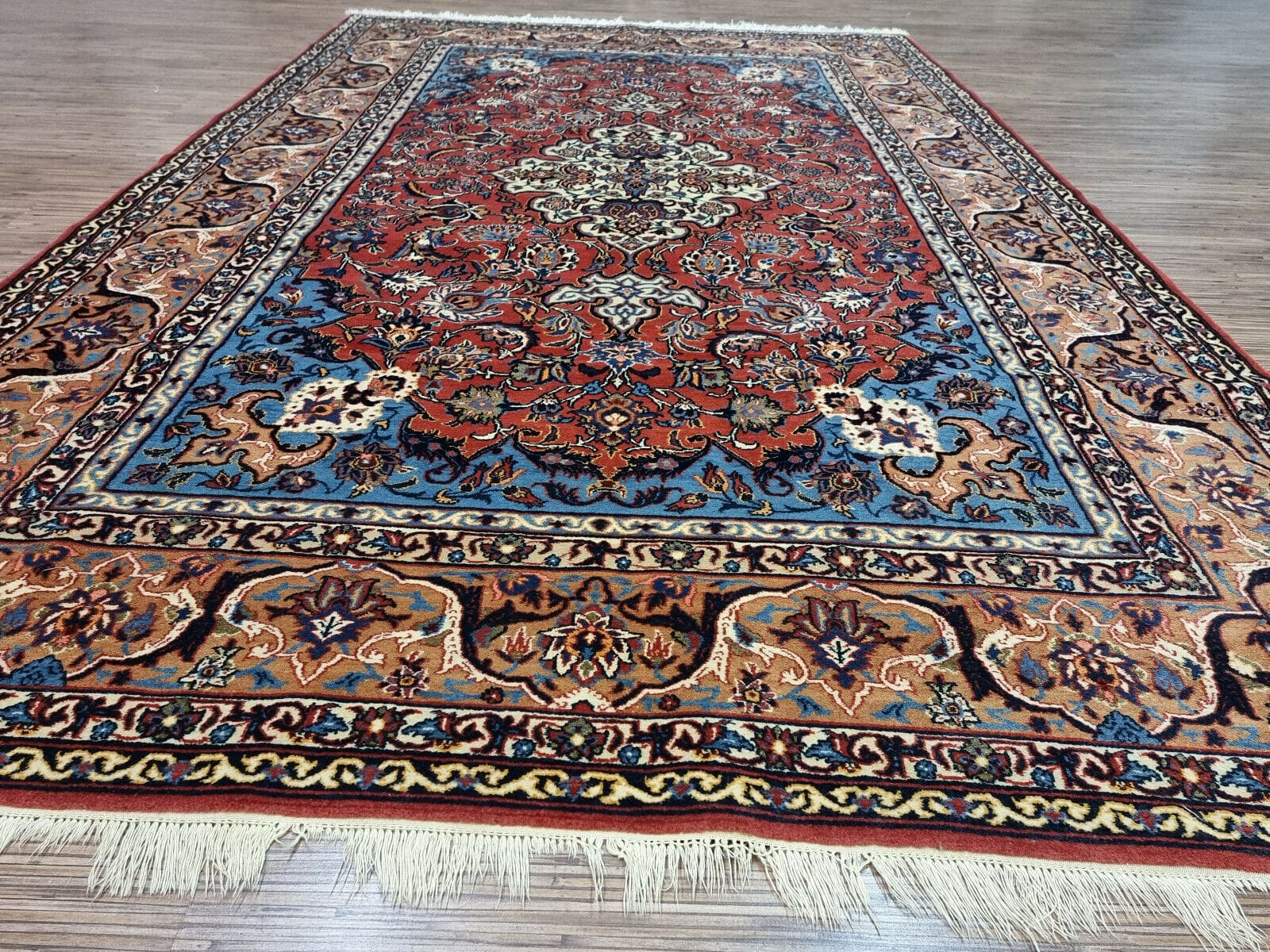 Isfahan Perserteppich 236 × 147 cm aus Wolle & Seide, handgeknüpft