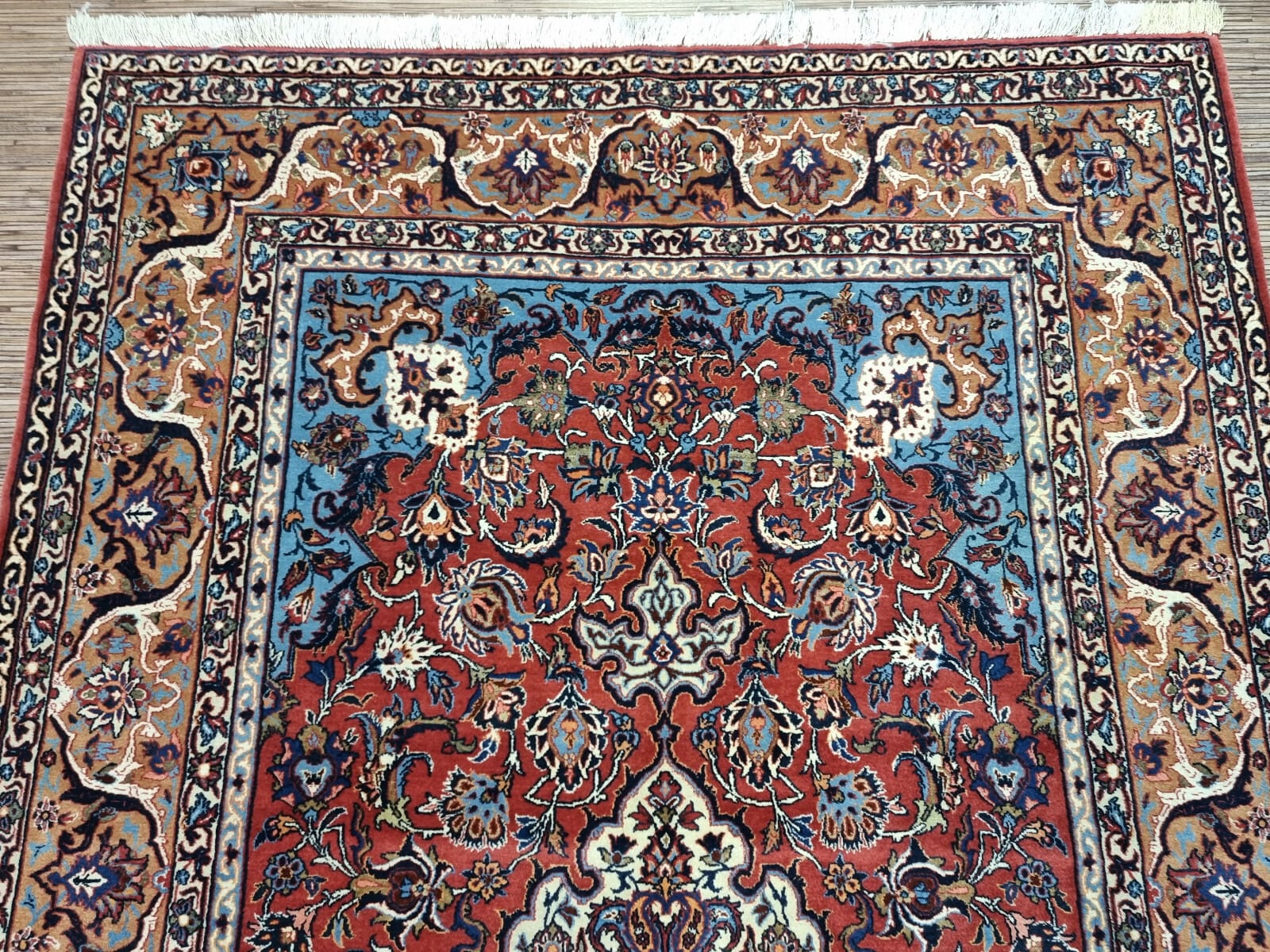 Isfahan Perserteppich 236 × 147 cm aus Wolle & Seide, handgeknüpft