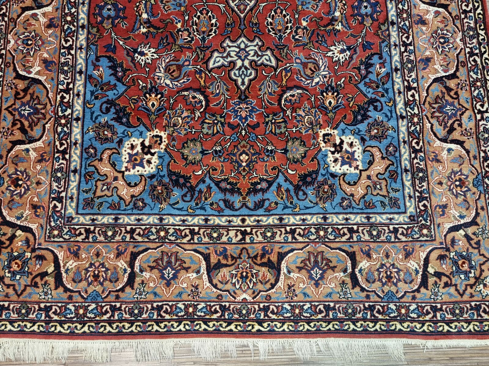 Isfahan Perserteppich 236 × 147 cm aus Wolle & Seide, handgeknüpft