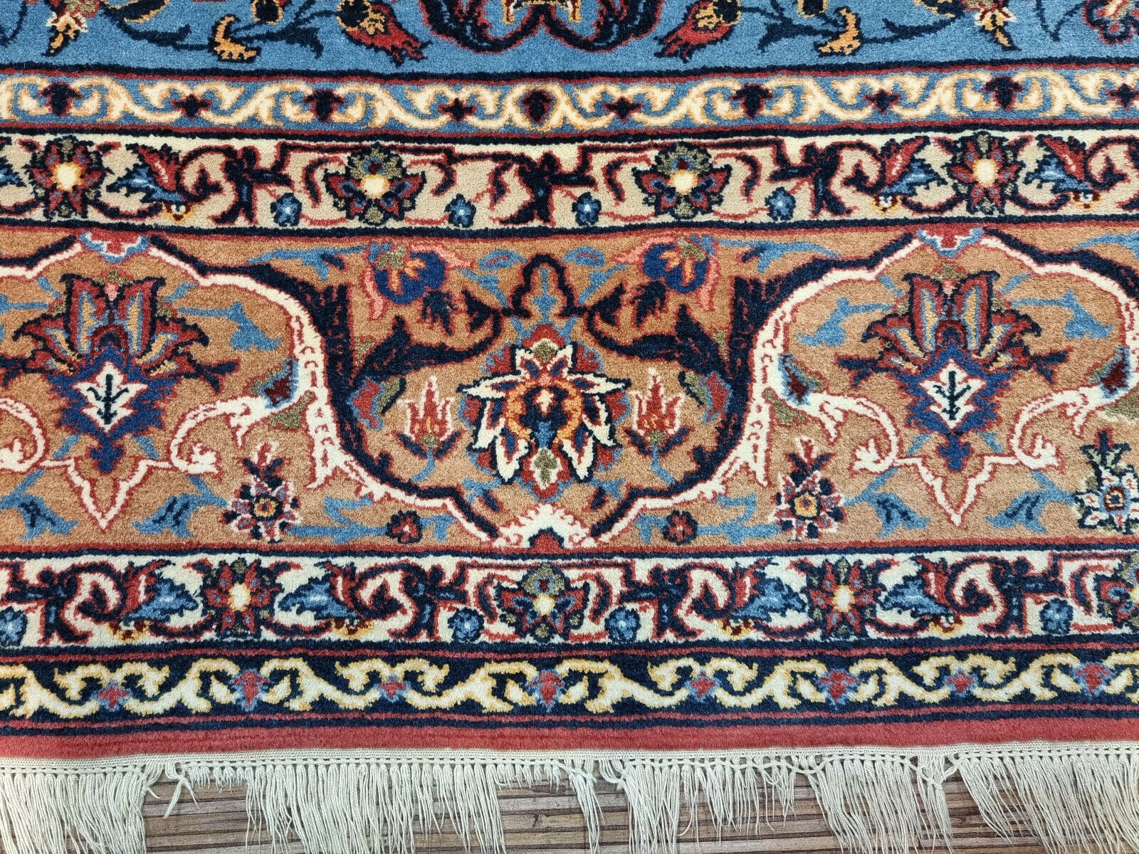 Isfahan Perserteppich 236 × 147 cm aus Wolle & Seide, handgeknüpft