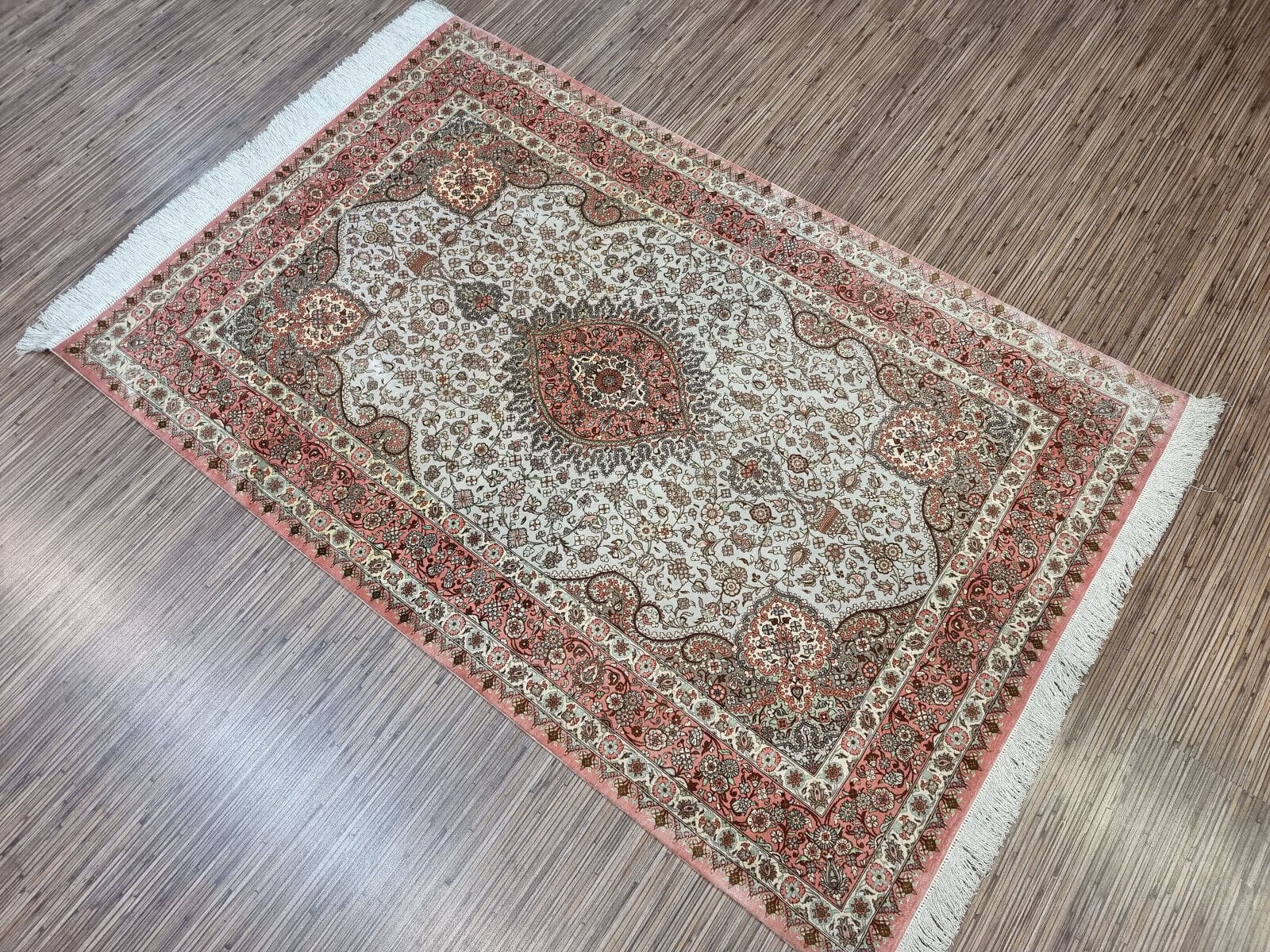 Ghom Perserteppich 150 × 100 cm aus Seide, handgeknüpft