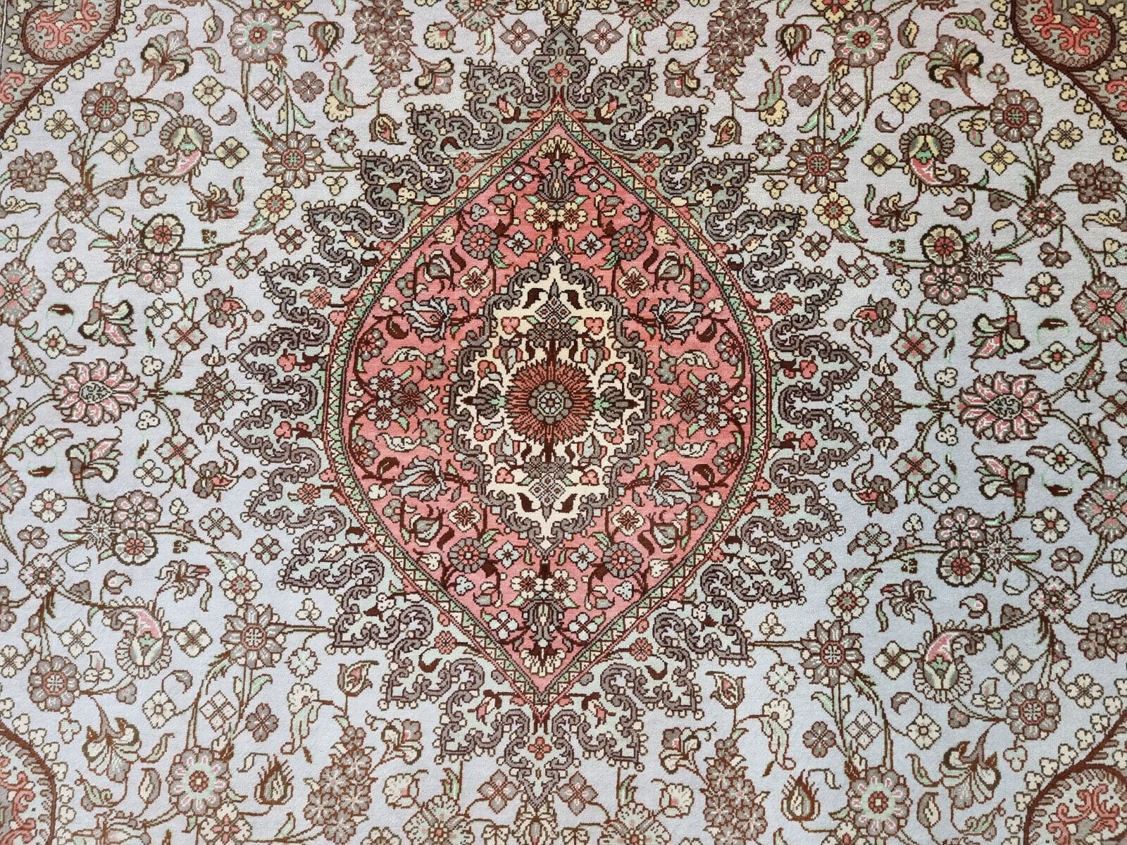 Ghom Perserteppich 150 × 100 cm aus Seide, handgeknüpft