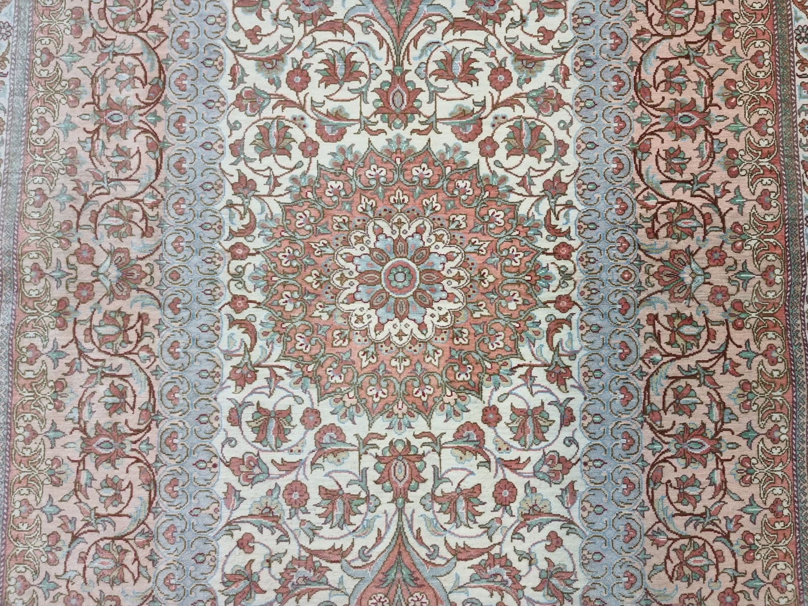 Wunderschöner Persischer Ghom Seidenteppich 156×101 cm, 1000000 K/m², handgeknüpft