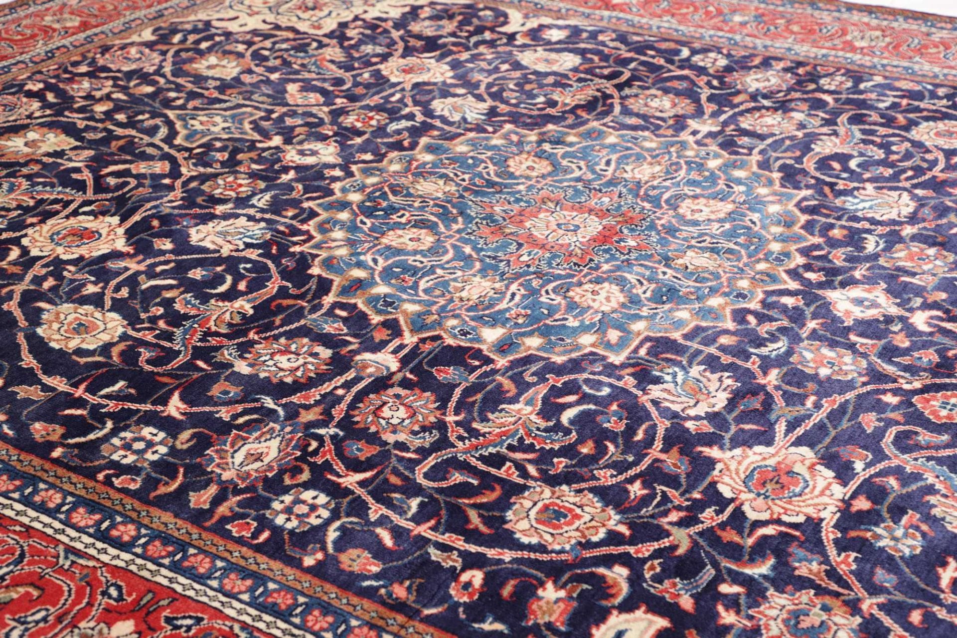 Sarough Farahan Perserteppich 303 × 395 cm aus Wolle, handgeknüpft