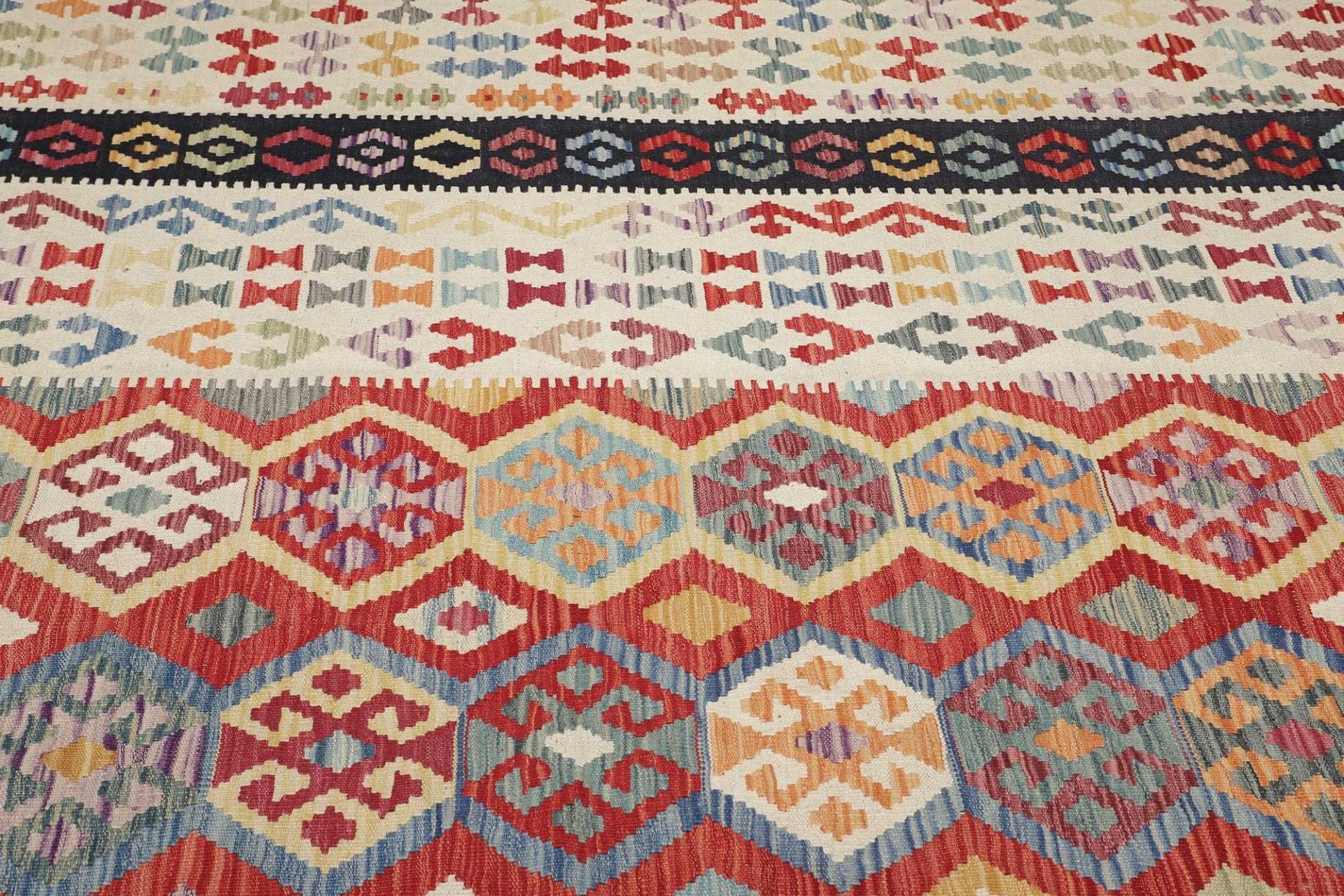 Handgewebter Kelim 417 × 595 cm