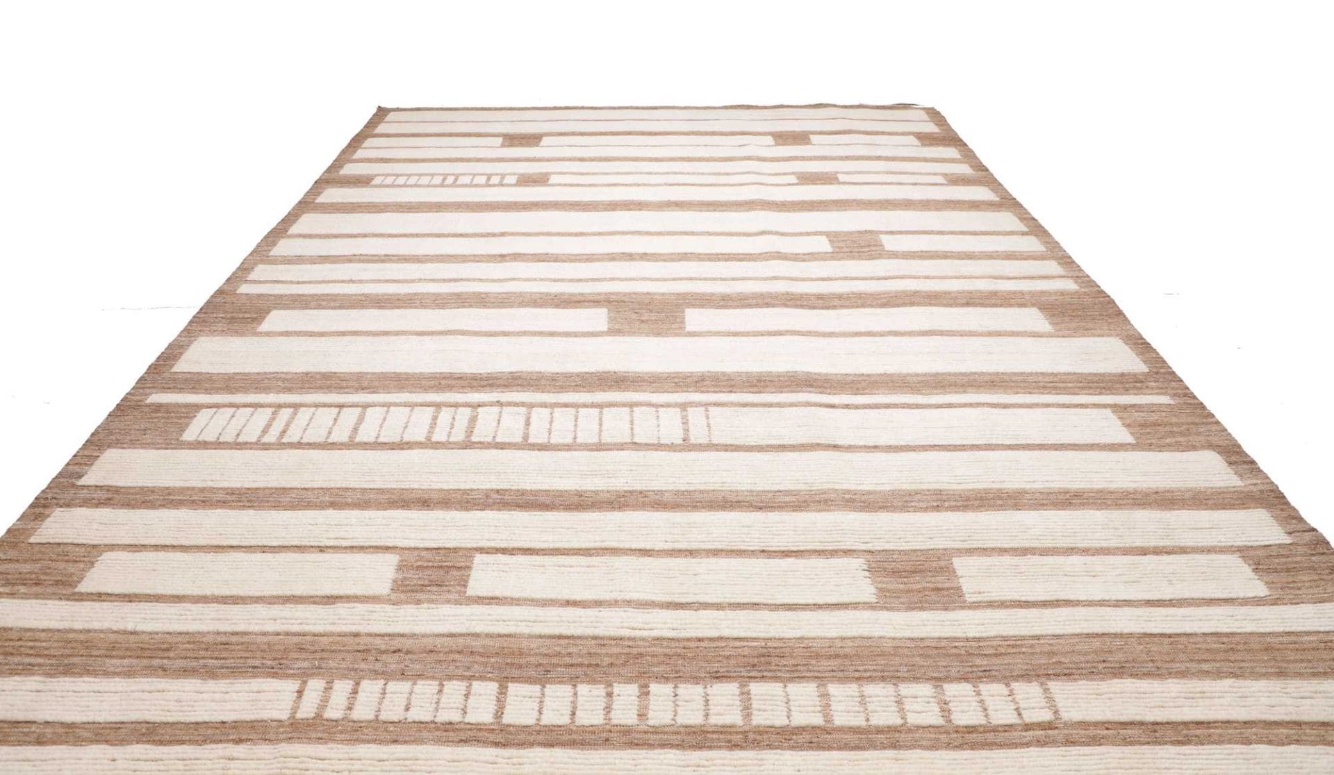 Orientteppich 310 × 426 cm aus Wolle, handgeknüpft