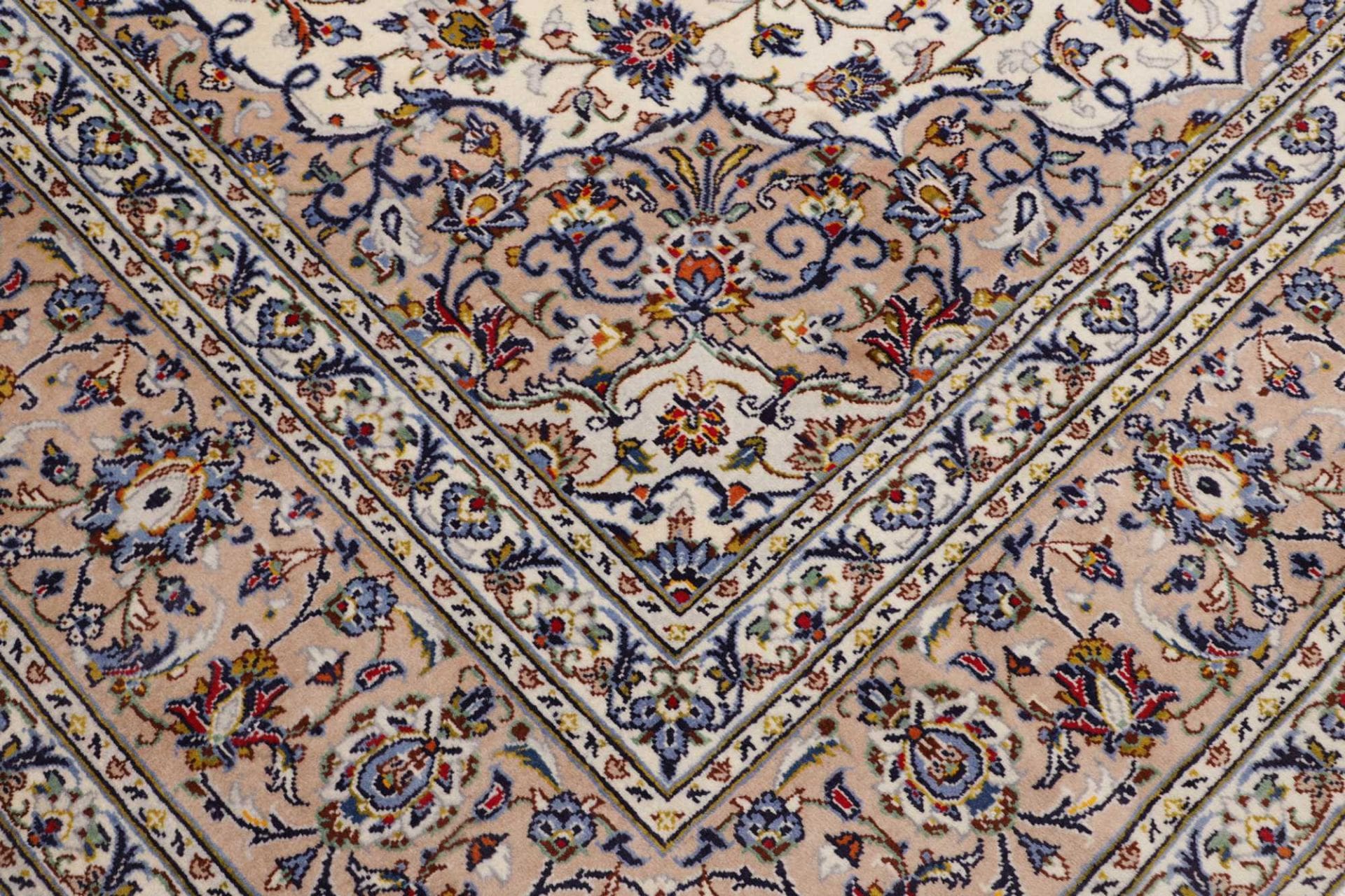 Kashan Perserteppich aus Iran, 246 × 363 cm