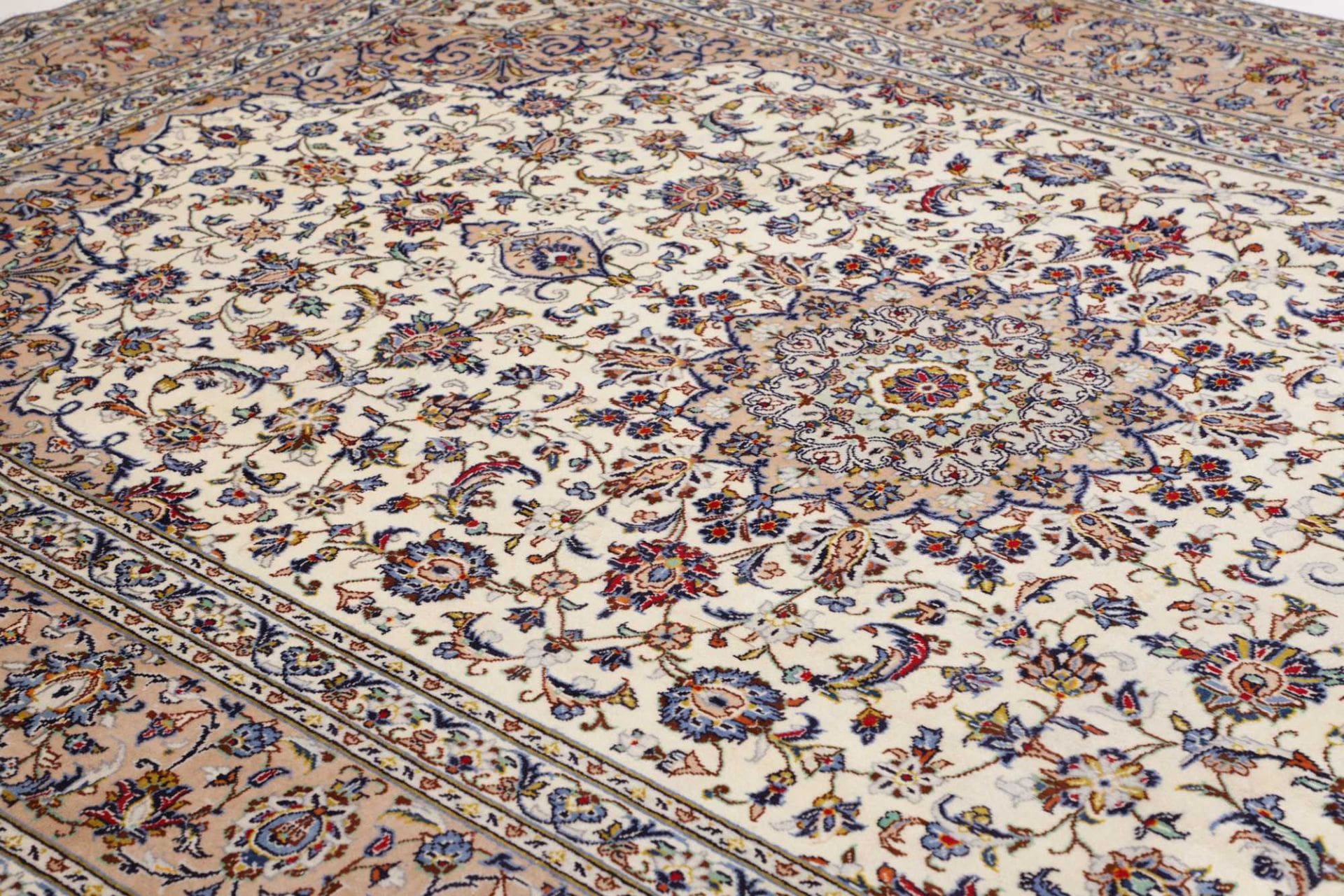 Kashan Perserteppich aus Iran, 246 × 363 cm