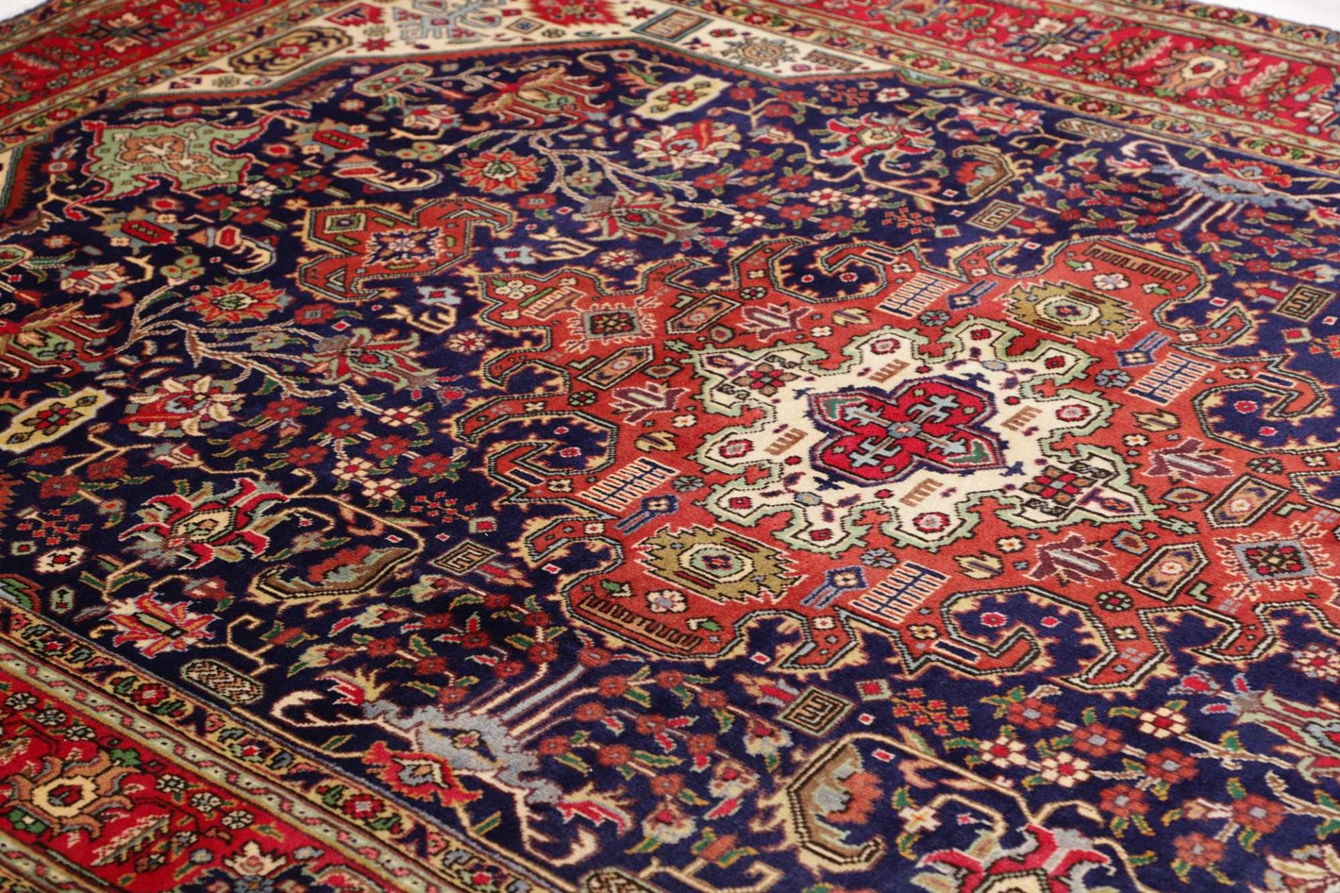 Täbriz Perserteppich 211 × 313 cm aus Wolle, handgeknüpft