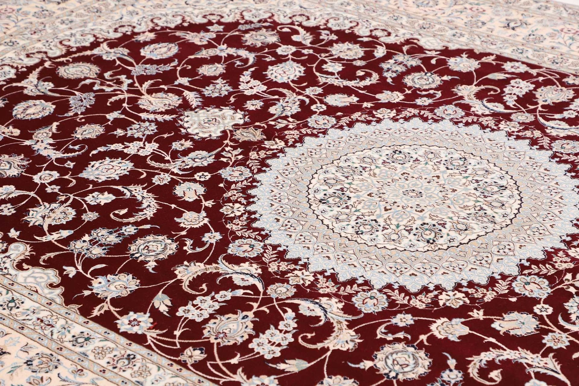 Nain Perserteppich aus Iran, 213 × 316 cm