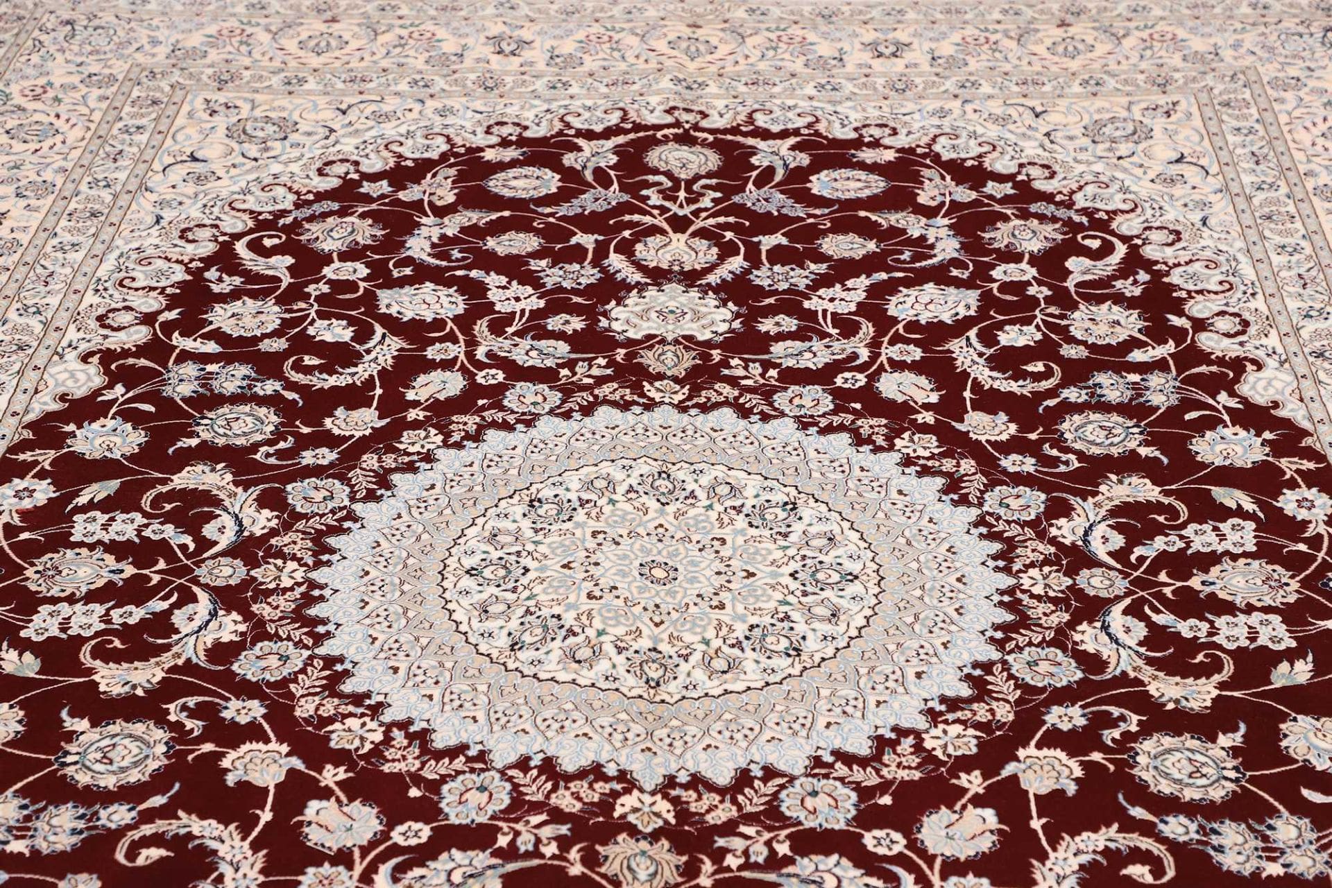 Nain Perserteppich aus Iran, 213 × 316 cm