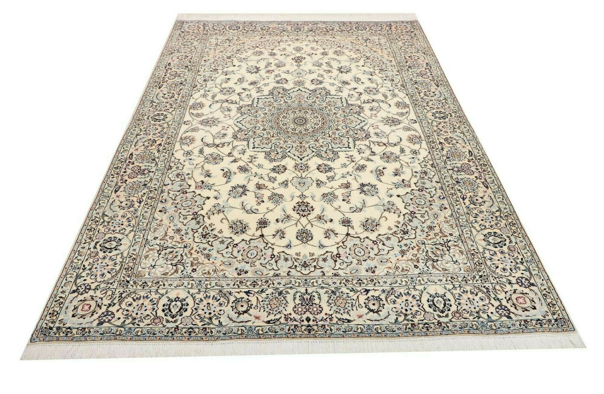 Nain Perserteppich aus Iran, 161 × 244 cm
