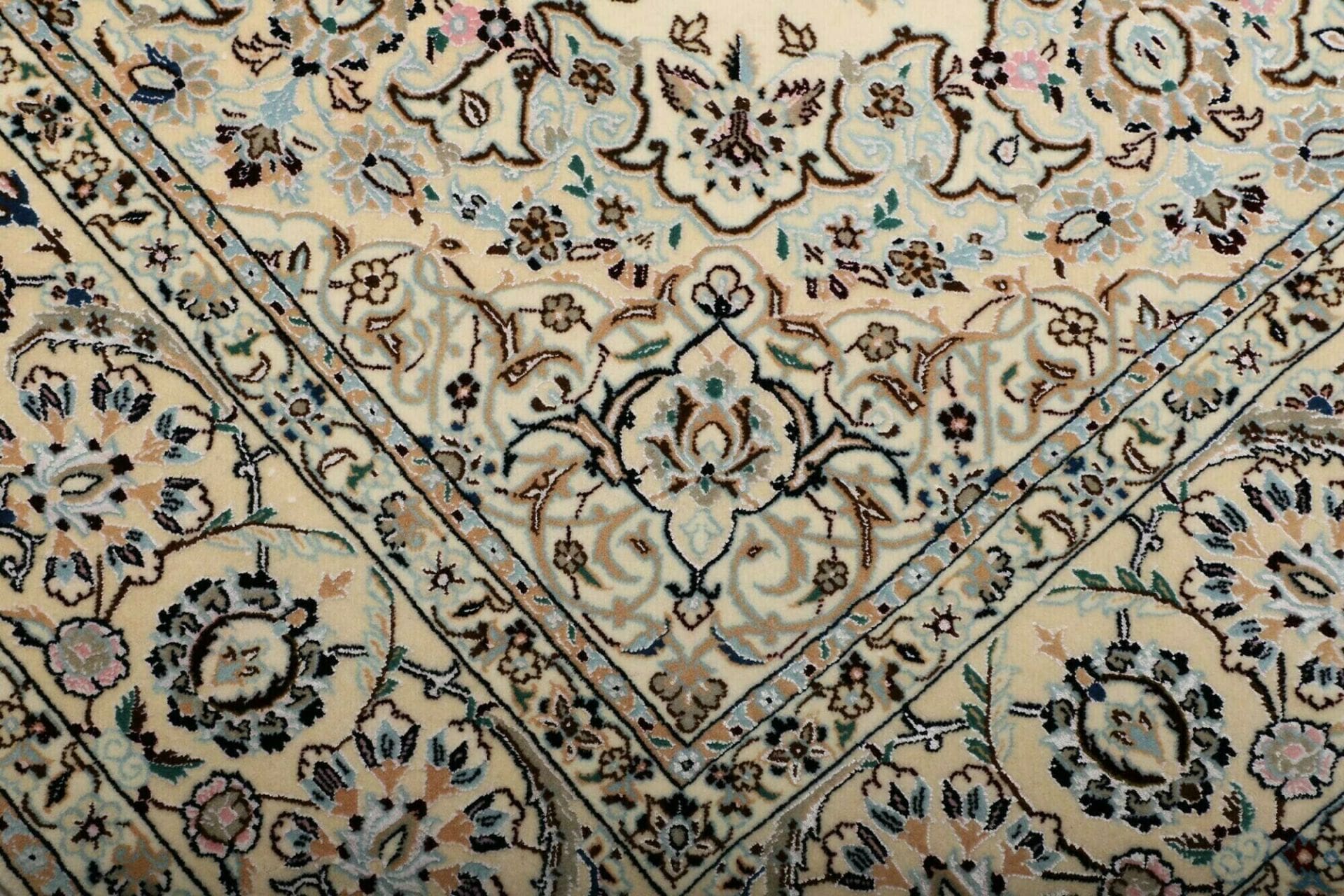Nain Perserteppich aus Iran, 161 × 244 cm
