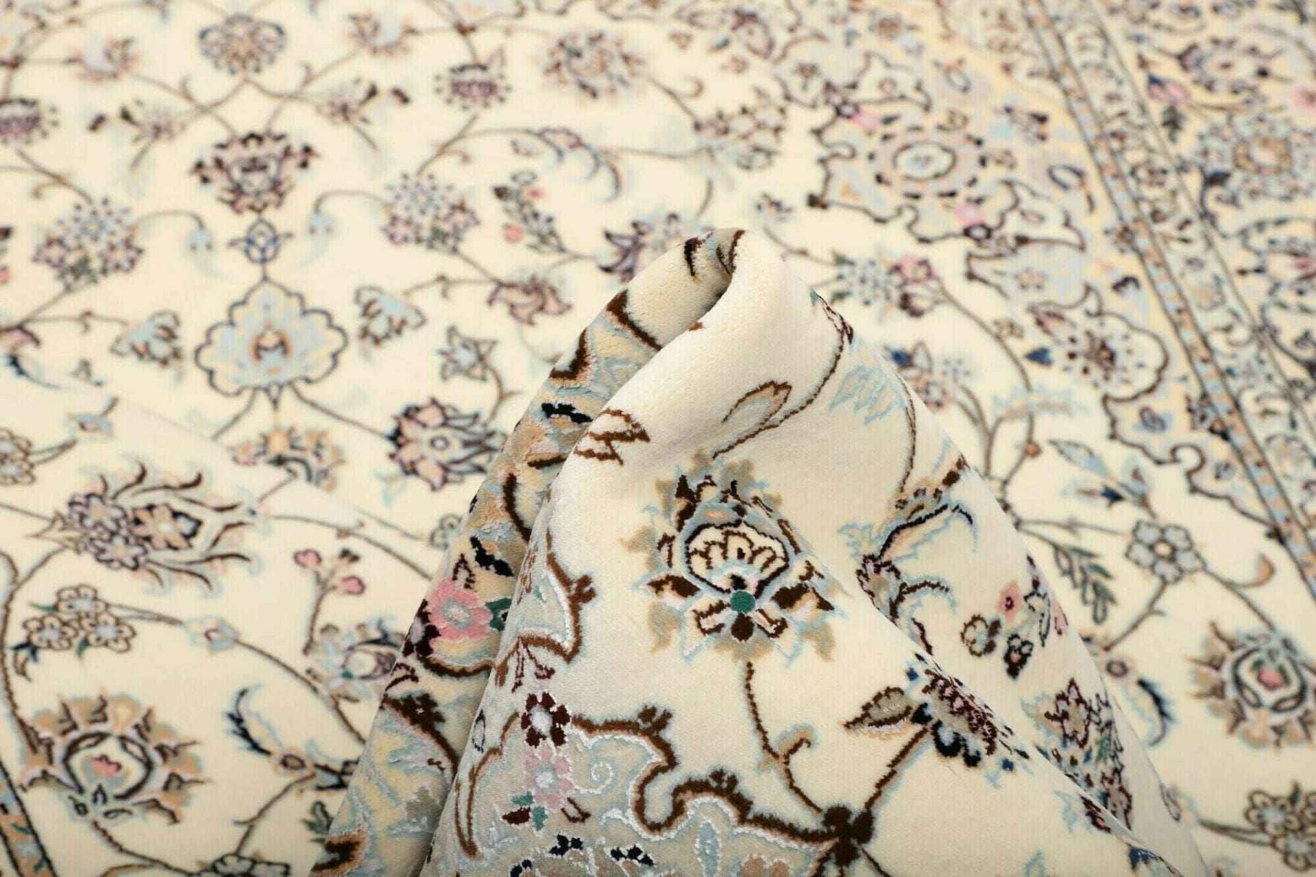 Nain Perserteppich aus Iran, 161 × 244 cm
