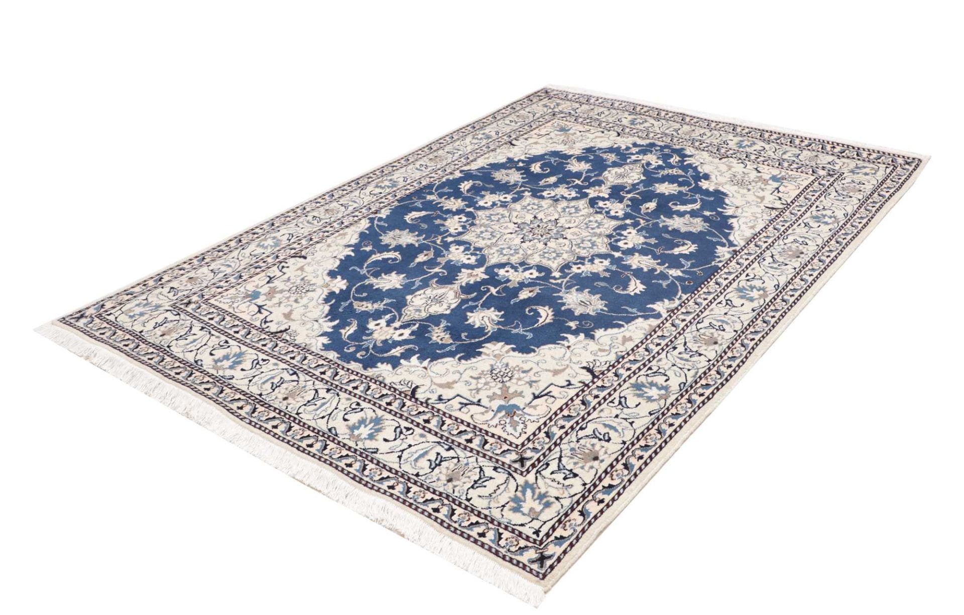 Nain Perserteppich aus Iran, 168 × 233 cm