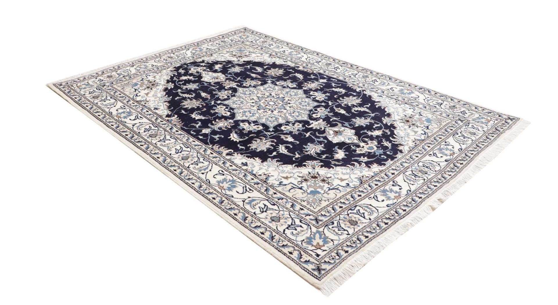Nain Perserteppich aus Iran, 171 × 234 cm