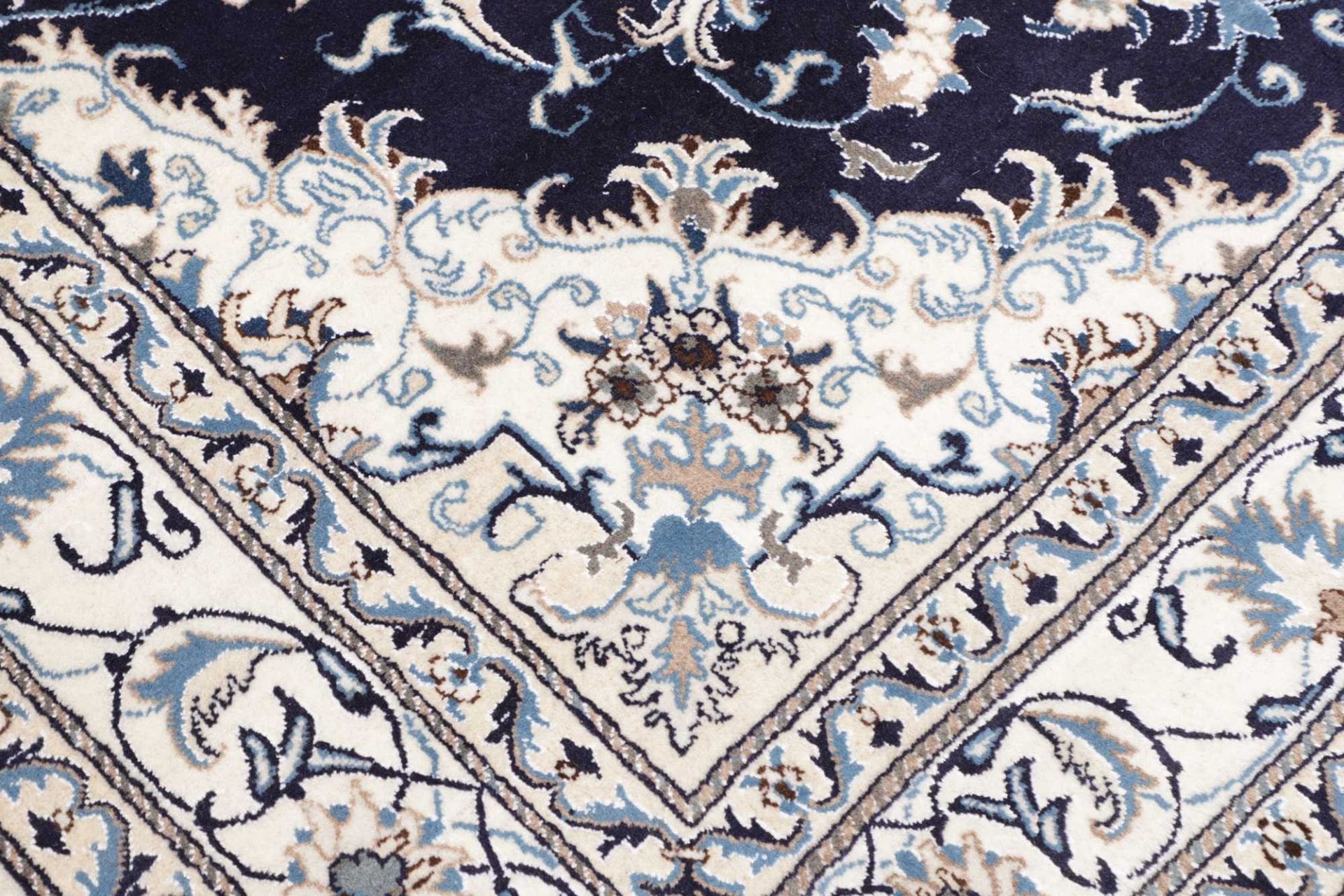 Nain Perserteppich aus Iran, 171 × 234 cm