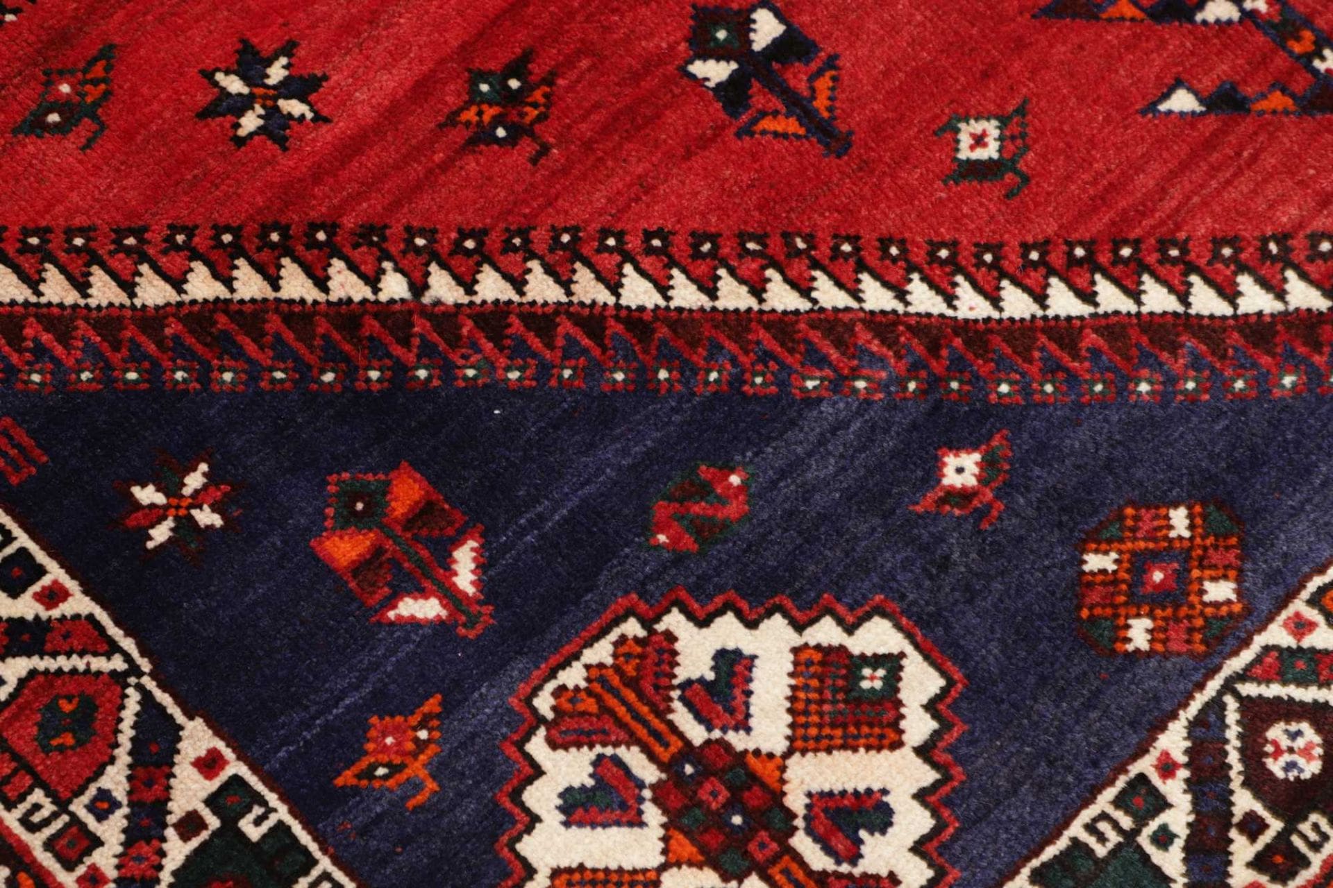 Shiraz Perserteppich 163 × 233 cm aus Wolle, handgeknüpft
