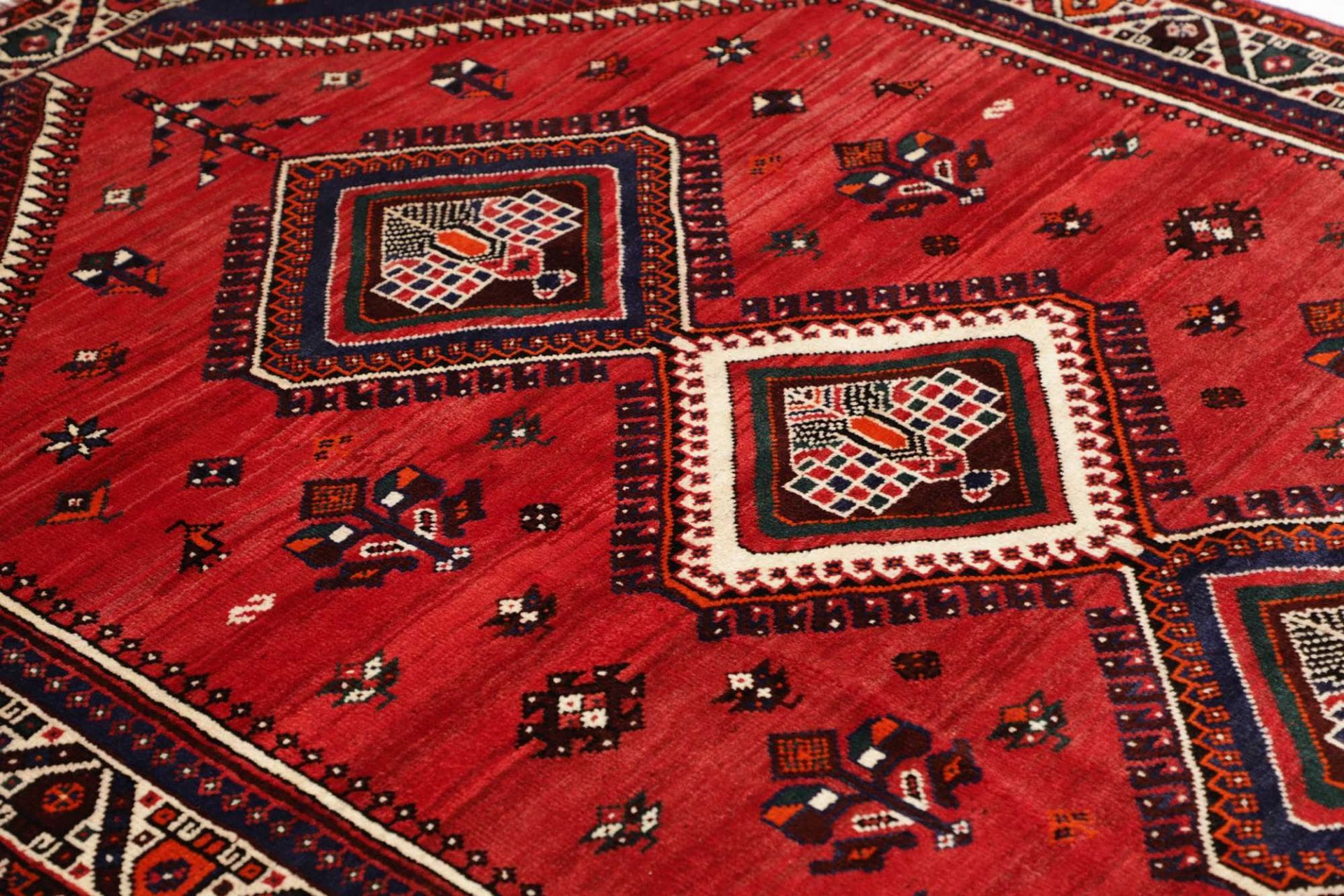 Shiraz Perserteppich 163 × 233 cm aus Wolle, handgeknüpft